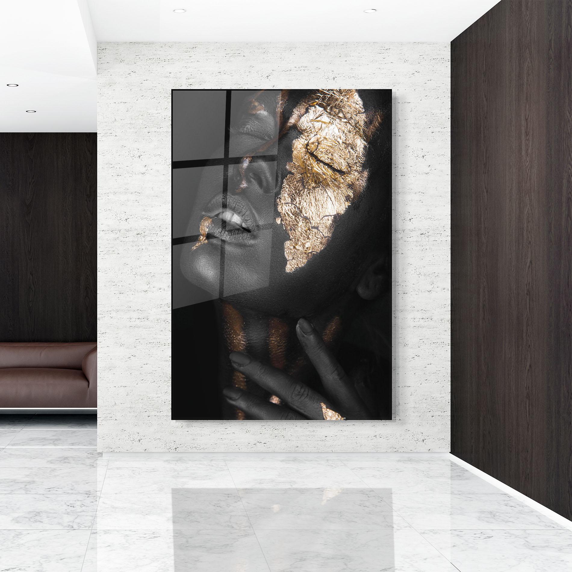 Glasbild Darkskinned Gold Art mockup 9
