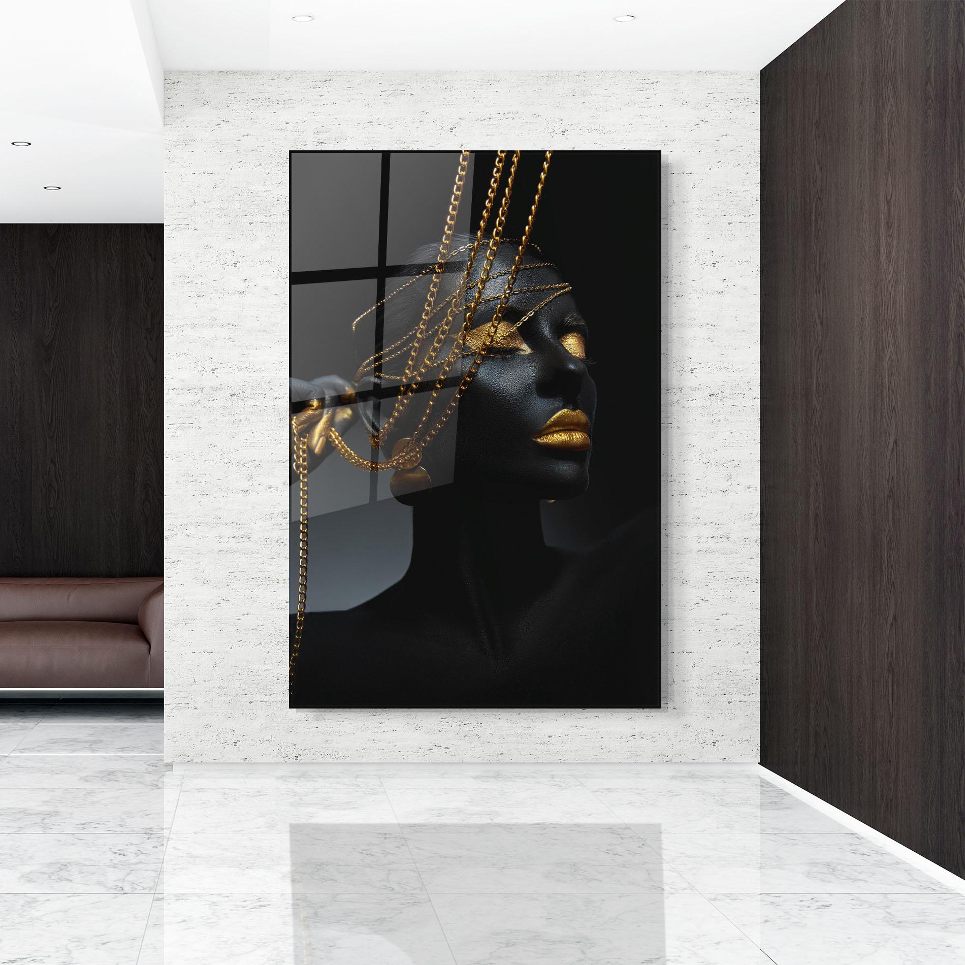 Glasbild Gold Chain Fingertips mockup 9