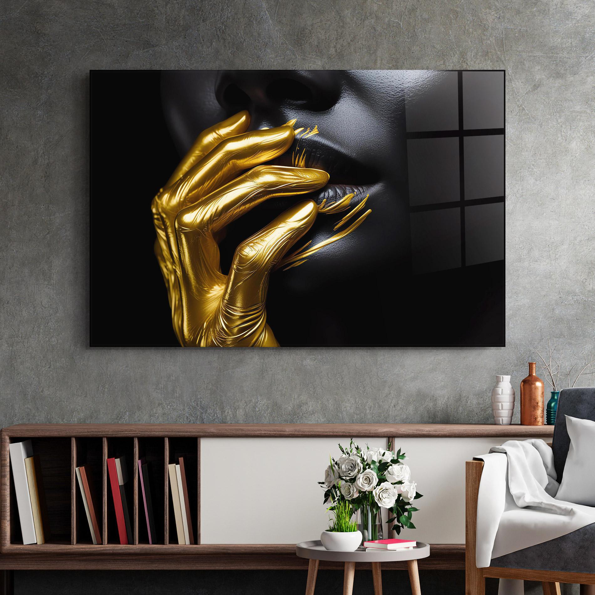 Glasbild Gold Small Hand mockup 2