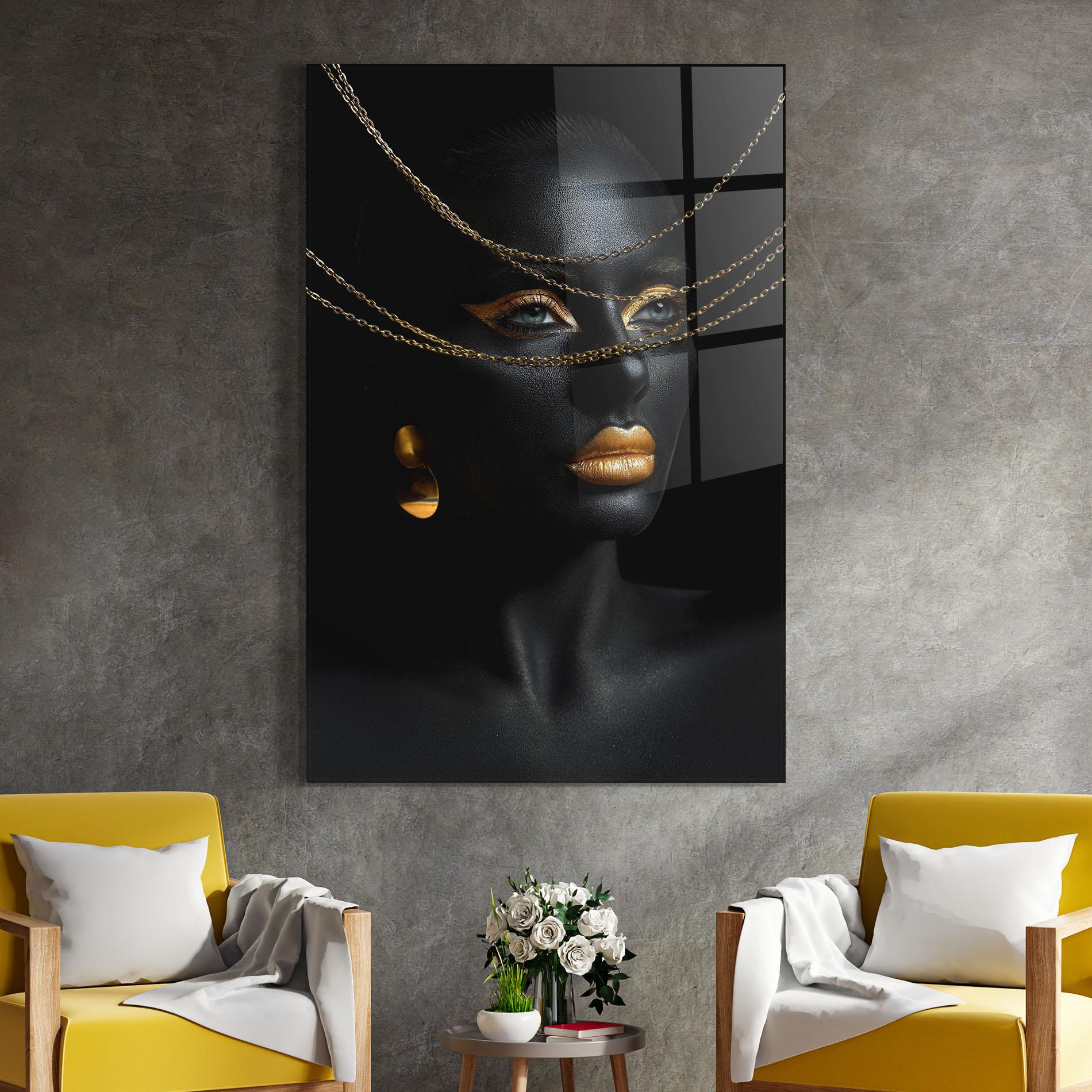 Glasbild Gold Chain Woman mockup 4