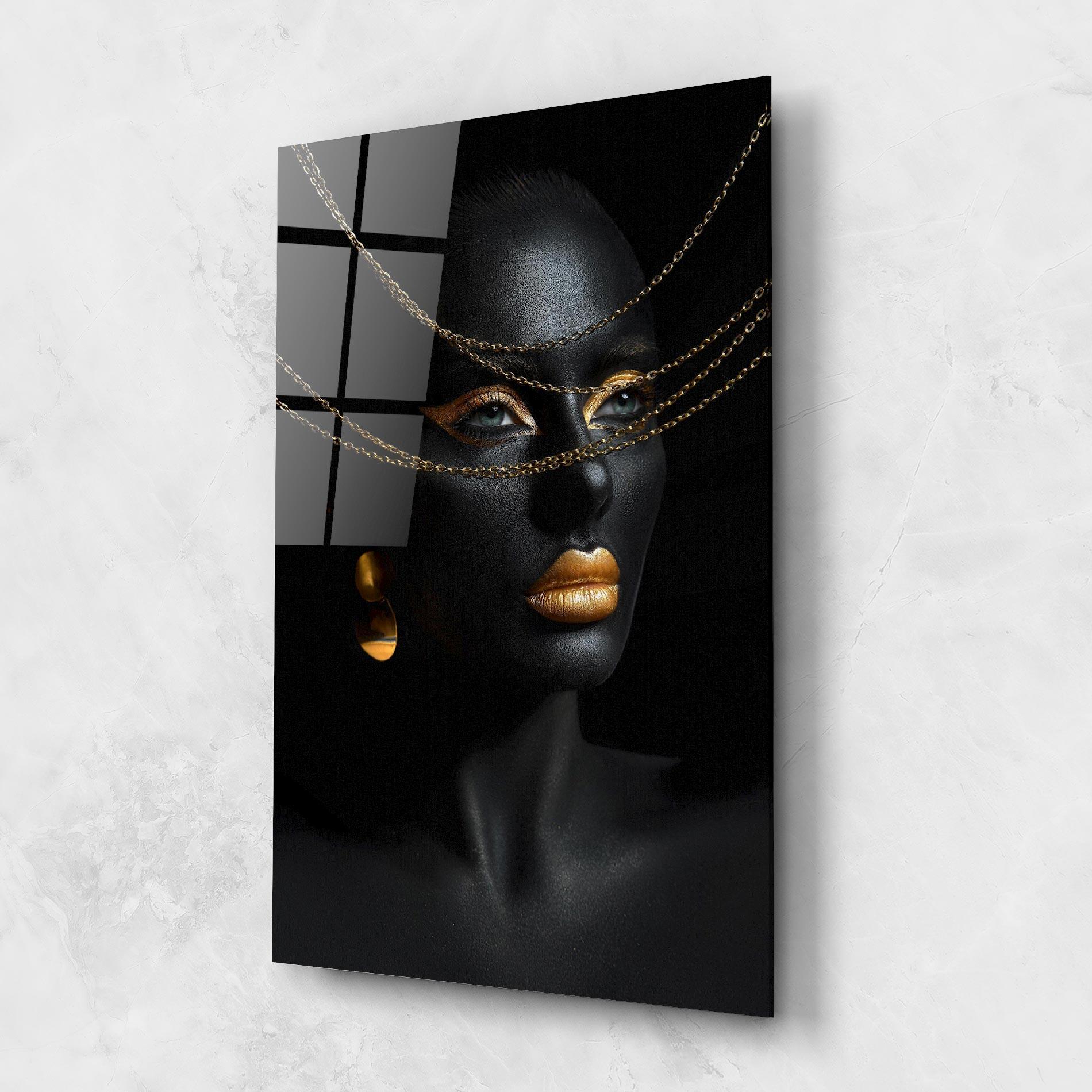 Glasbild Gold Chain Woman mockup 1