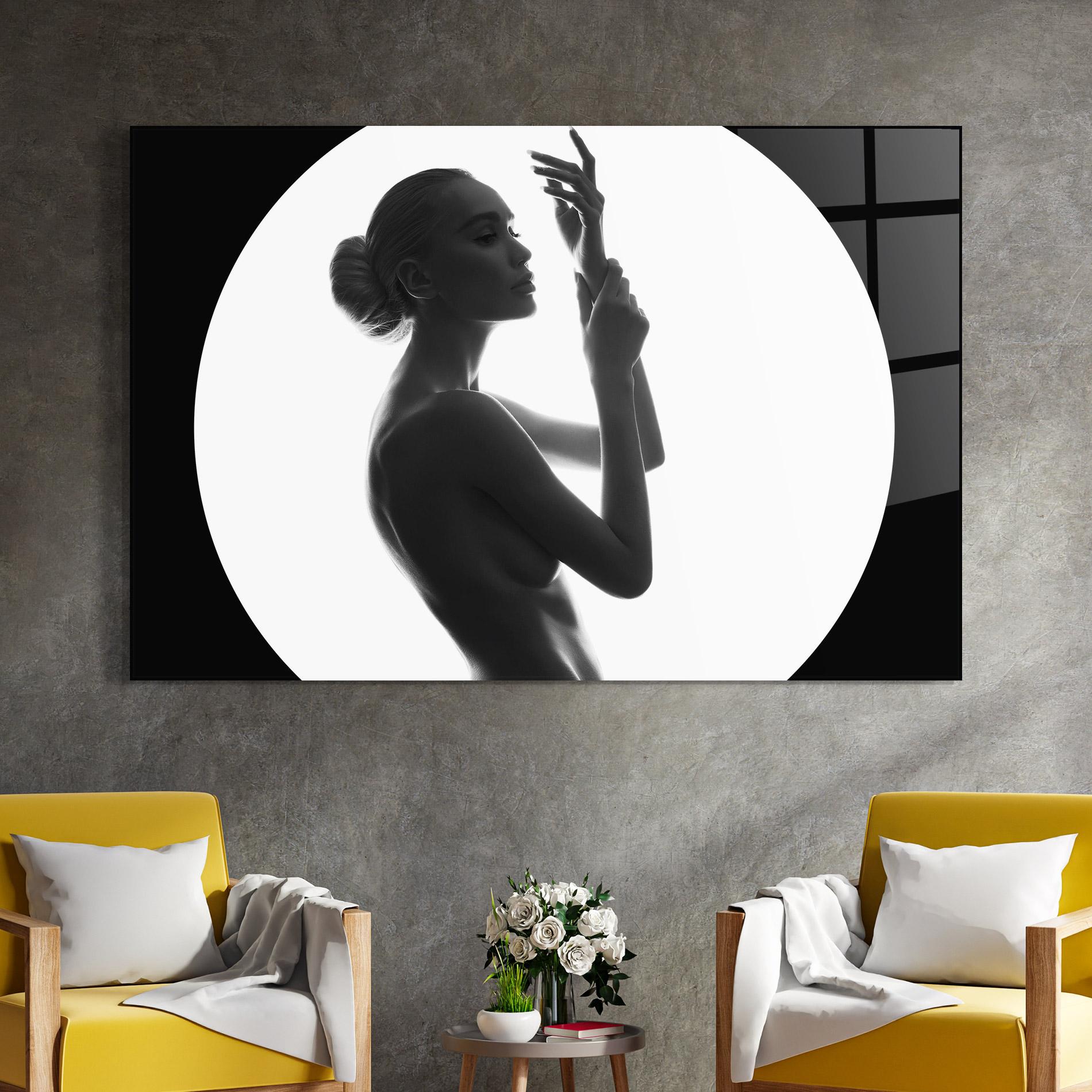 Glasbild Circle Woman Body mockup 4