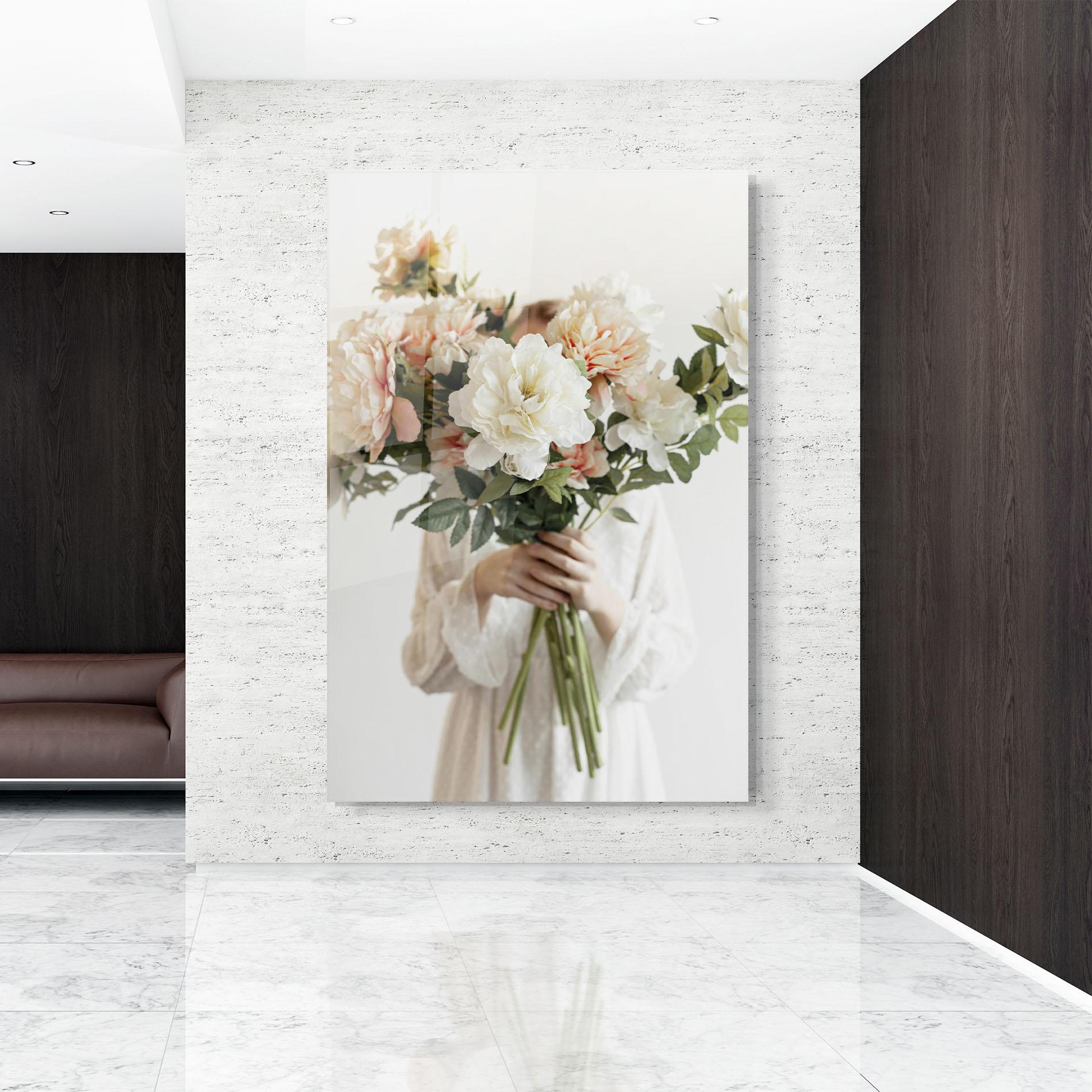 Glasbild Bouquet Holding mockup 9