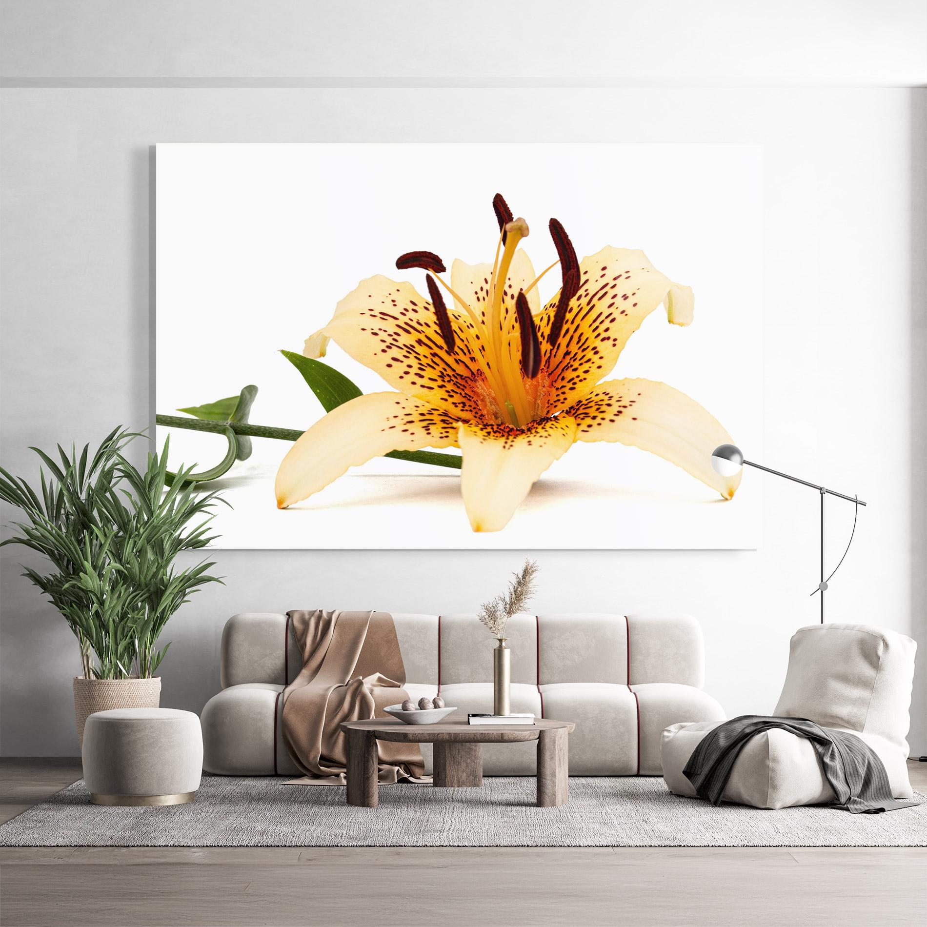 Glasbild Big Yellow Lily mockup 9