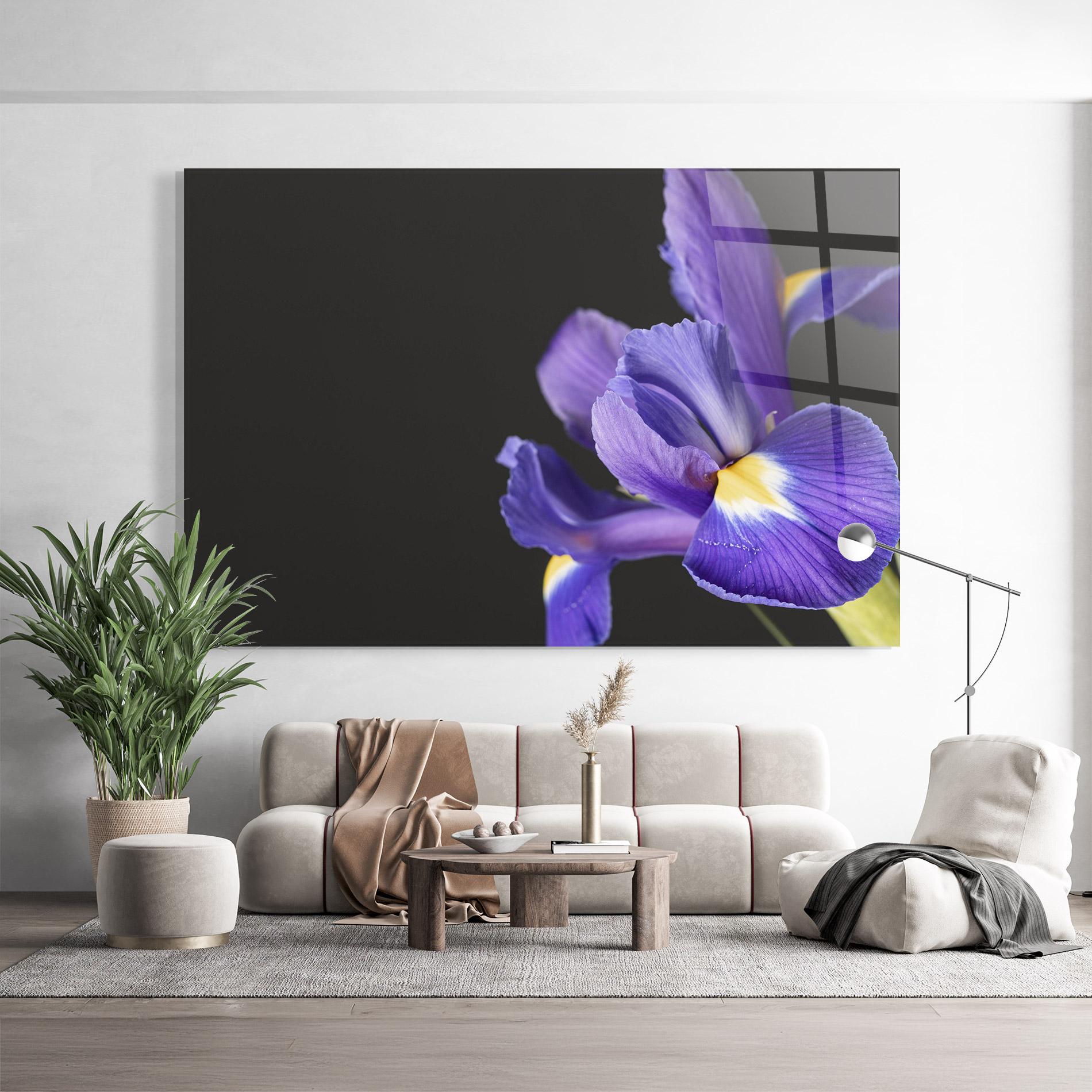 Glasbild Iris On Black mockup 9