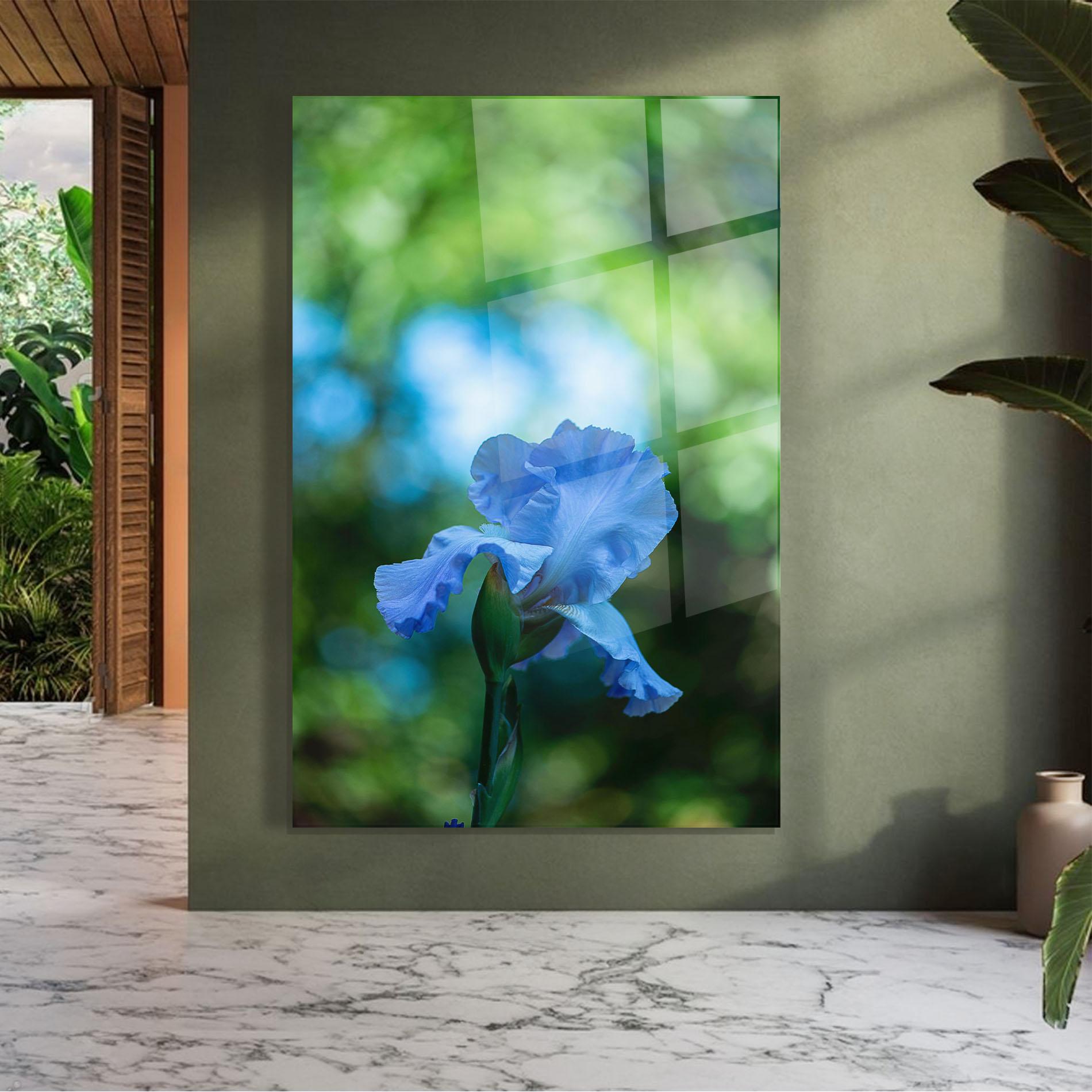 Glasbild Blue Iris In The Garden mockup 7