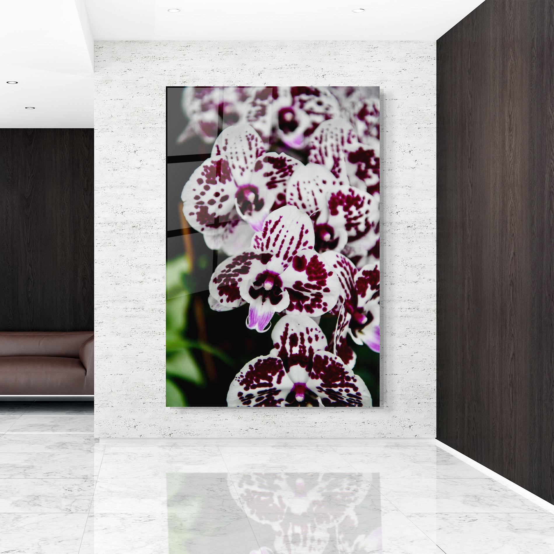 Glasbild Dark Purple Orchids mockup 9