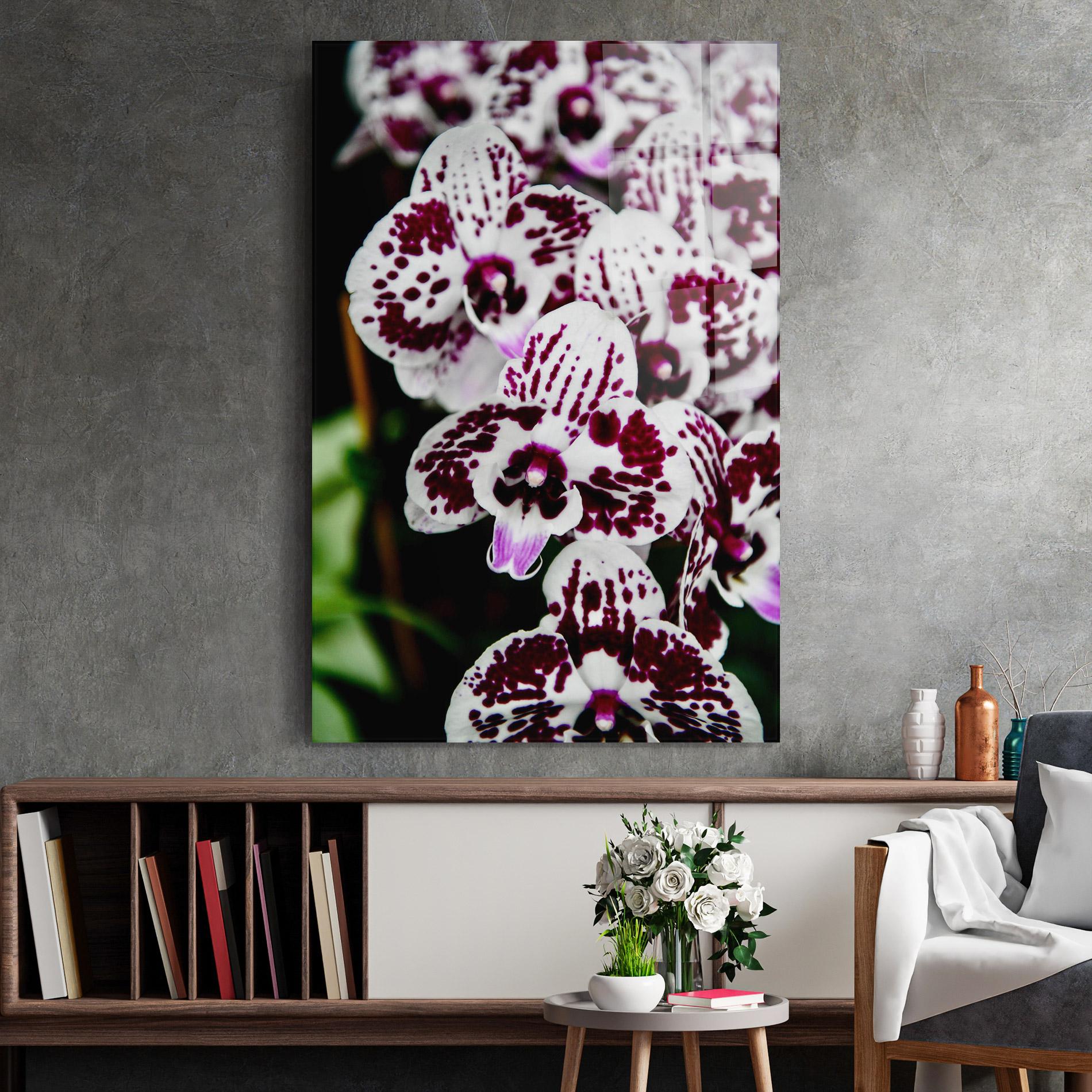 Glasbild Dark Purple Orchids mockup 2