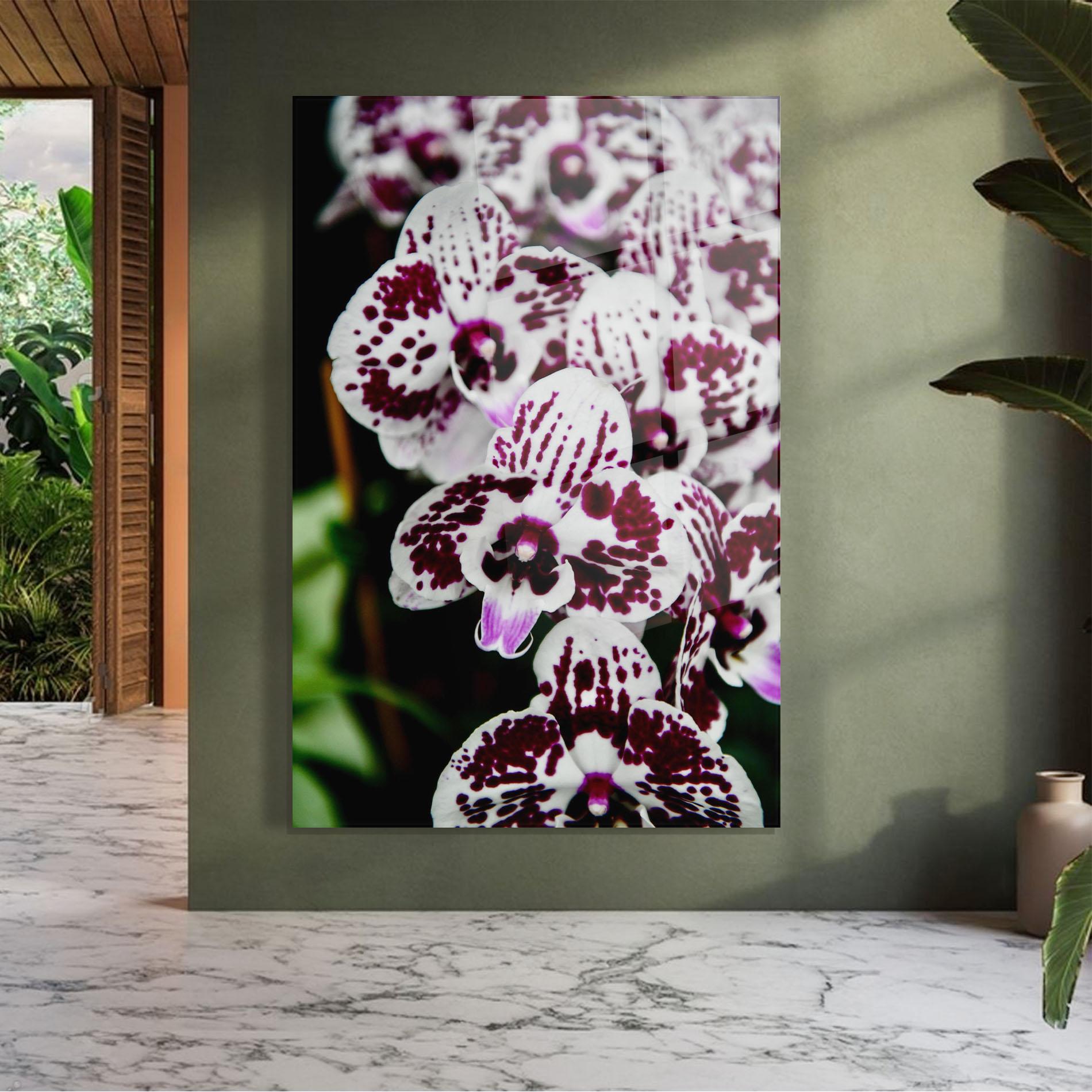Glasbild Dark Purple Orchids mockup 7