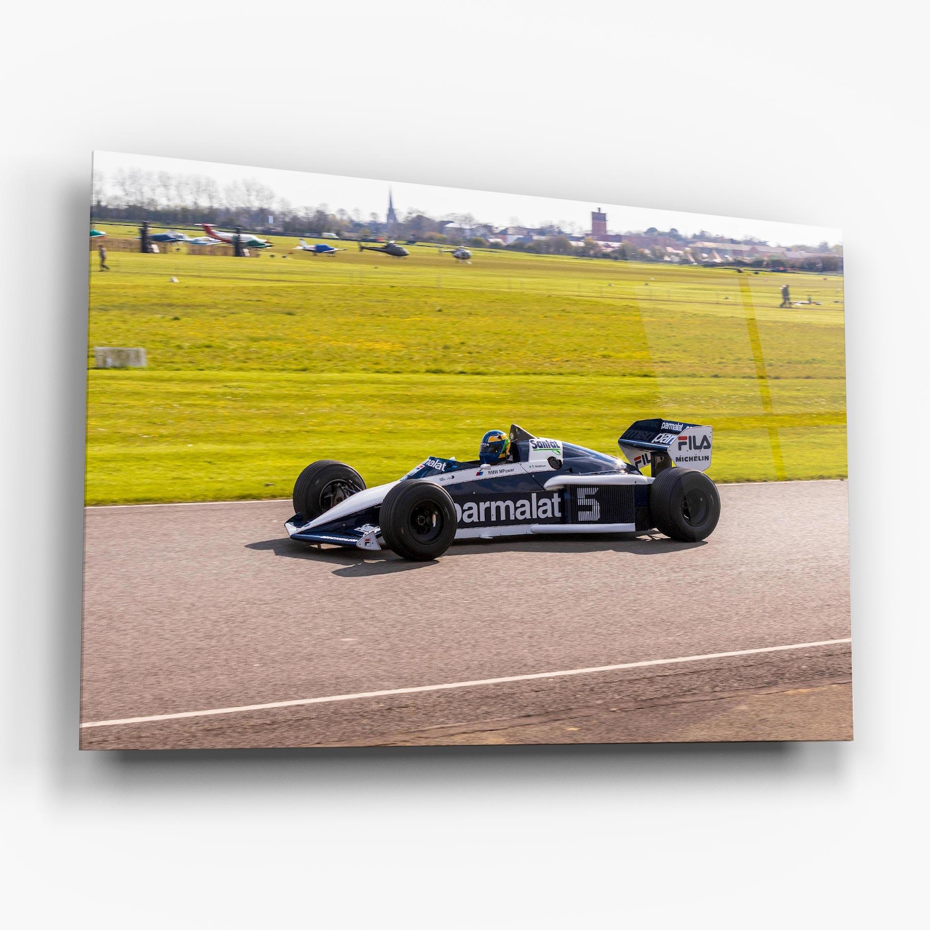 Glasbild Black F1 Car mockup 6