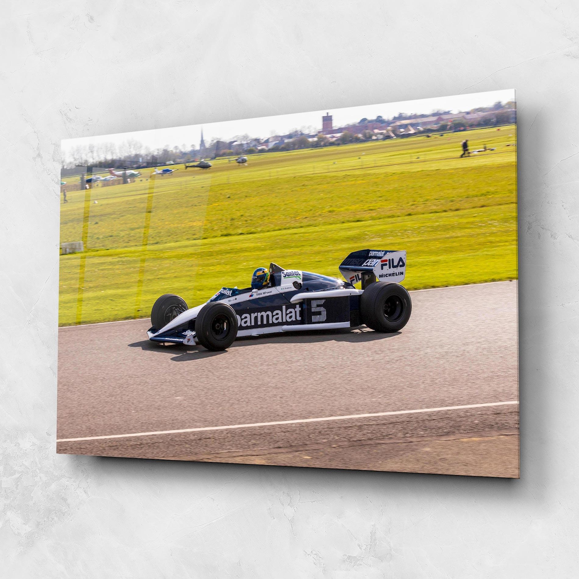 Glasbild Black F1 Car mockup 1