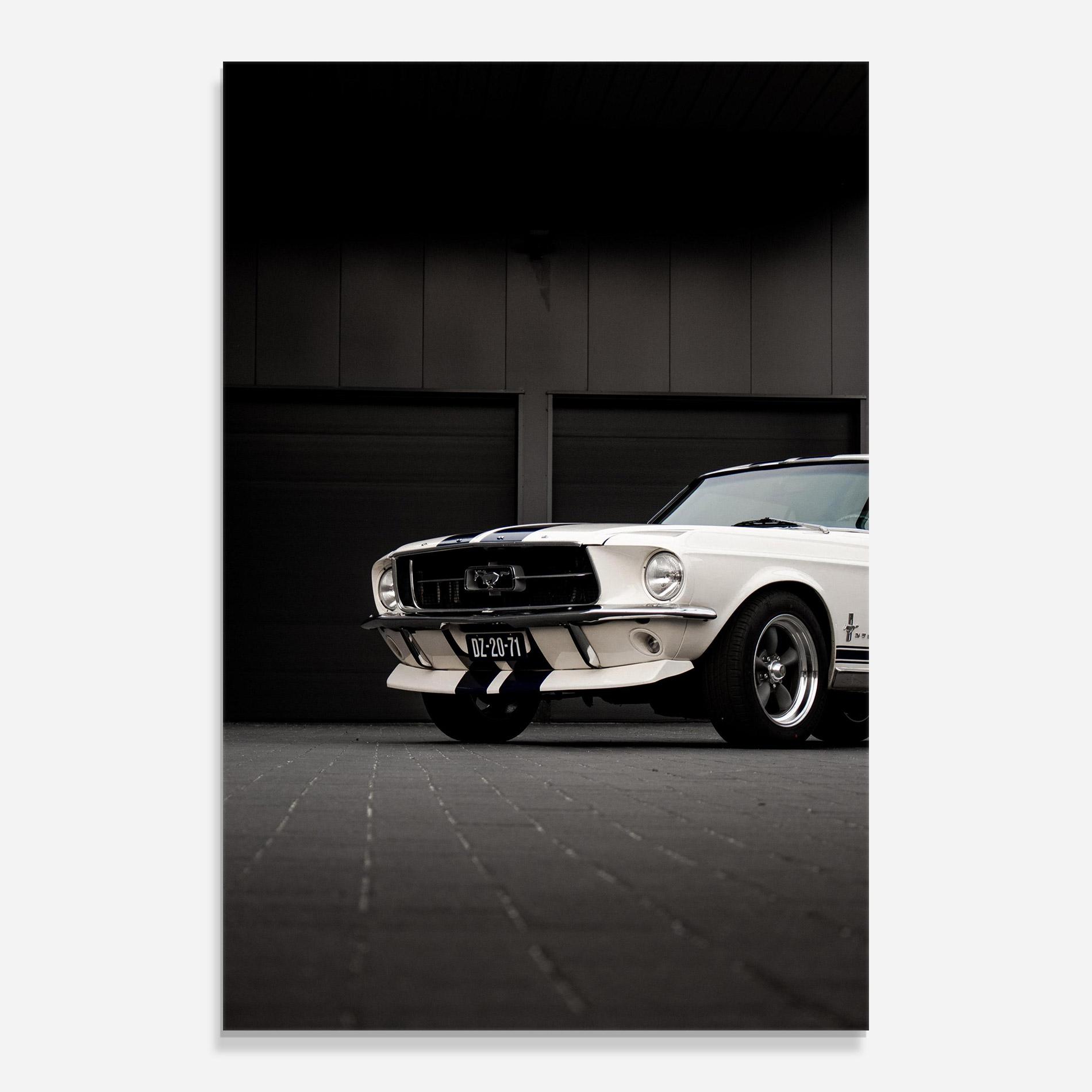 Glasbild White Vintage Car mockup 0