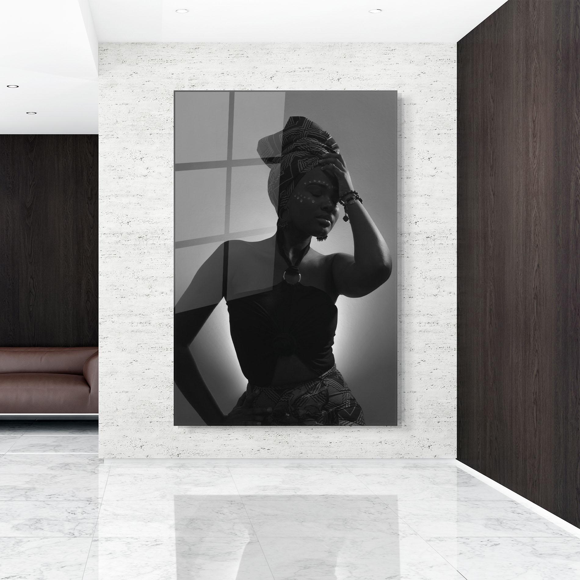 Glasbild African Woman Shadow mockup 9