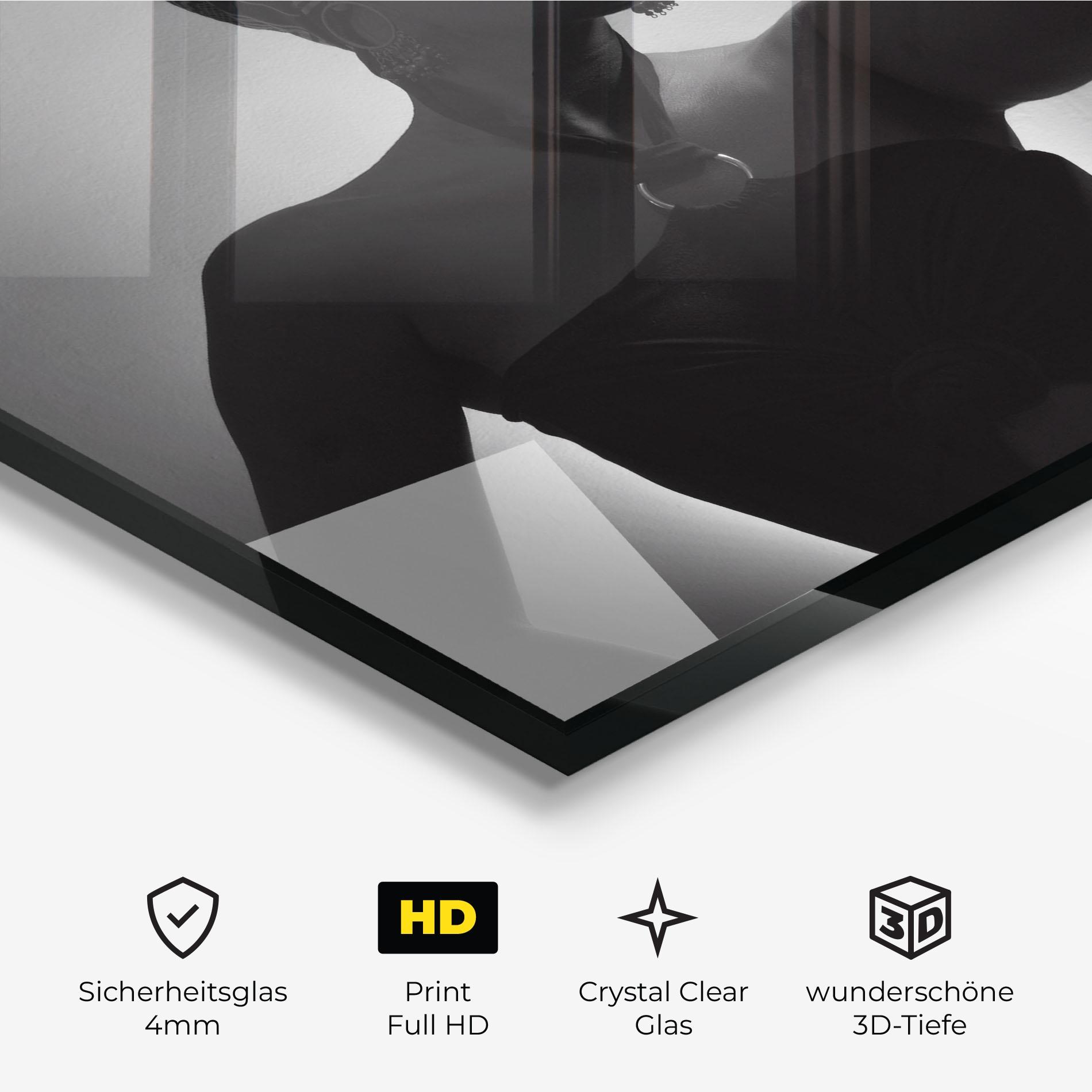 Glasbild African Woman Shadow mockup 3