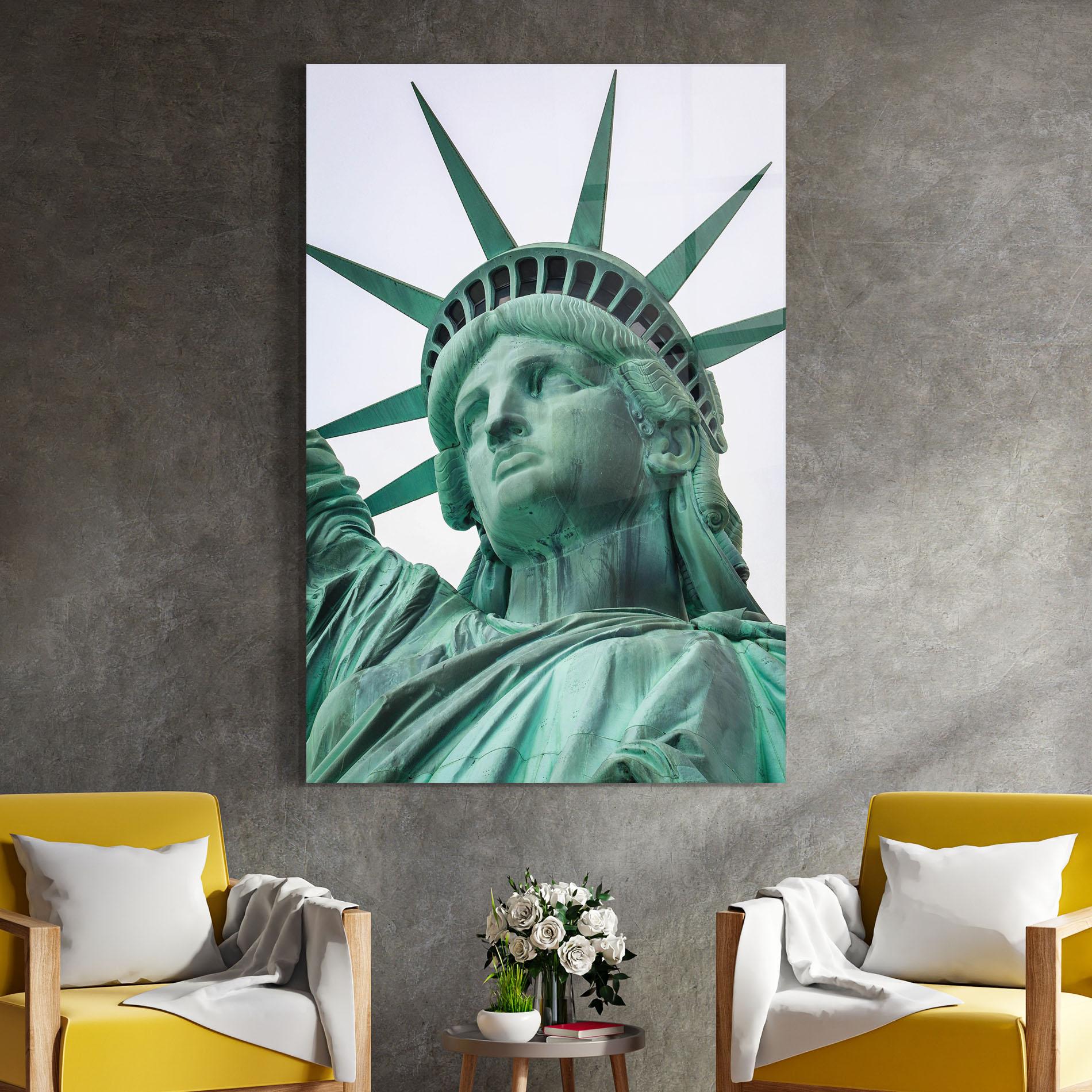 Glasbild Statue Of Liberty Head mockup 4