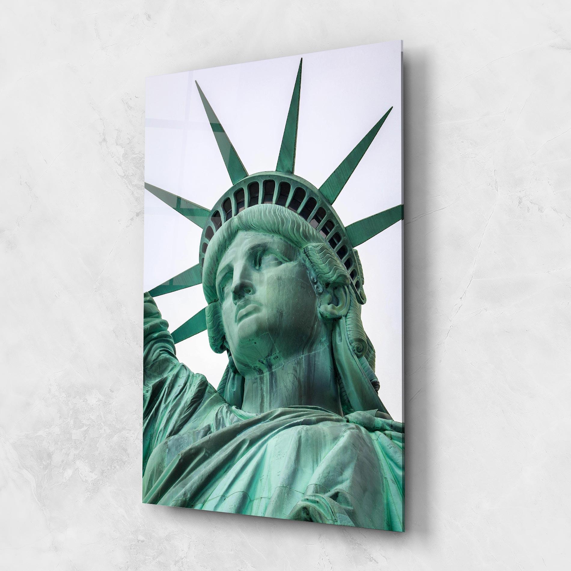 Glasbild Statue Of Liberty Head mockup 1