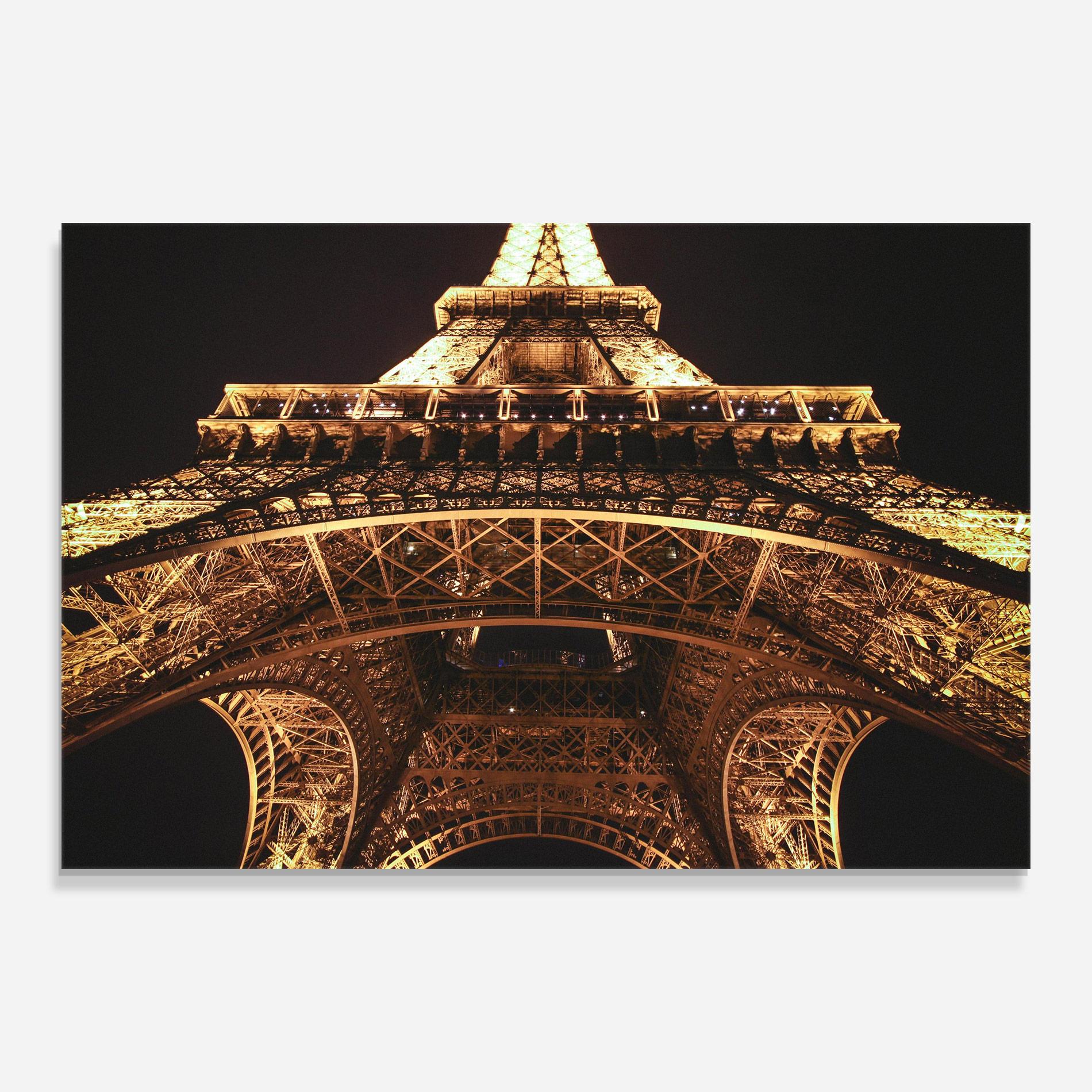 Glasbild Eiffel Tower At Night mockup 0