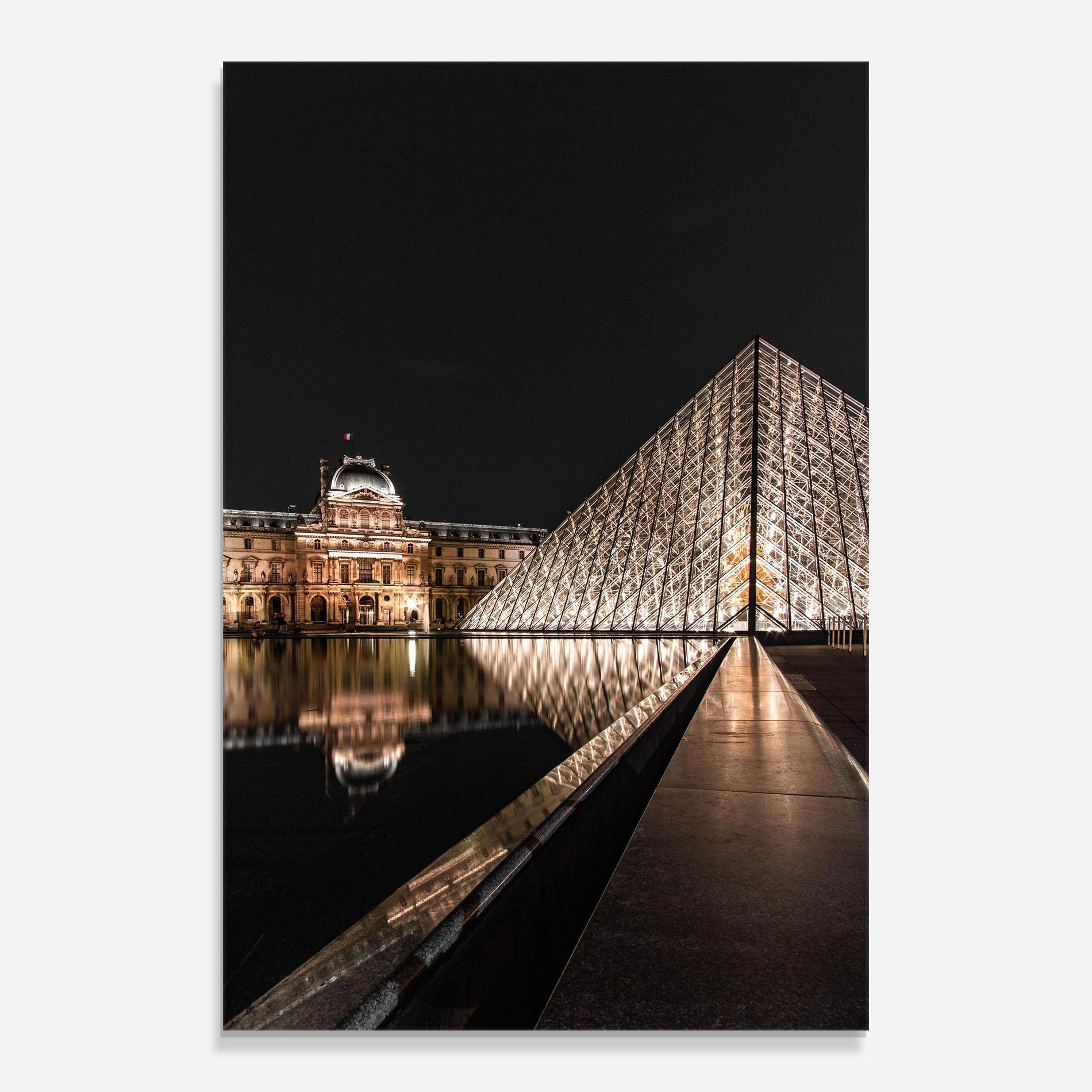 Glasbild Louvre Night mockup 0
