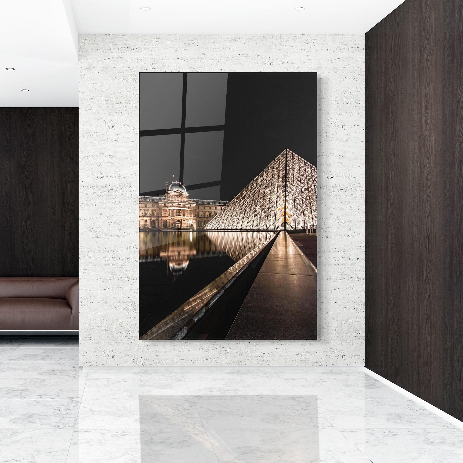 Glasbild Louvre Night mockup 9