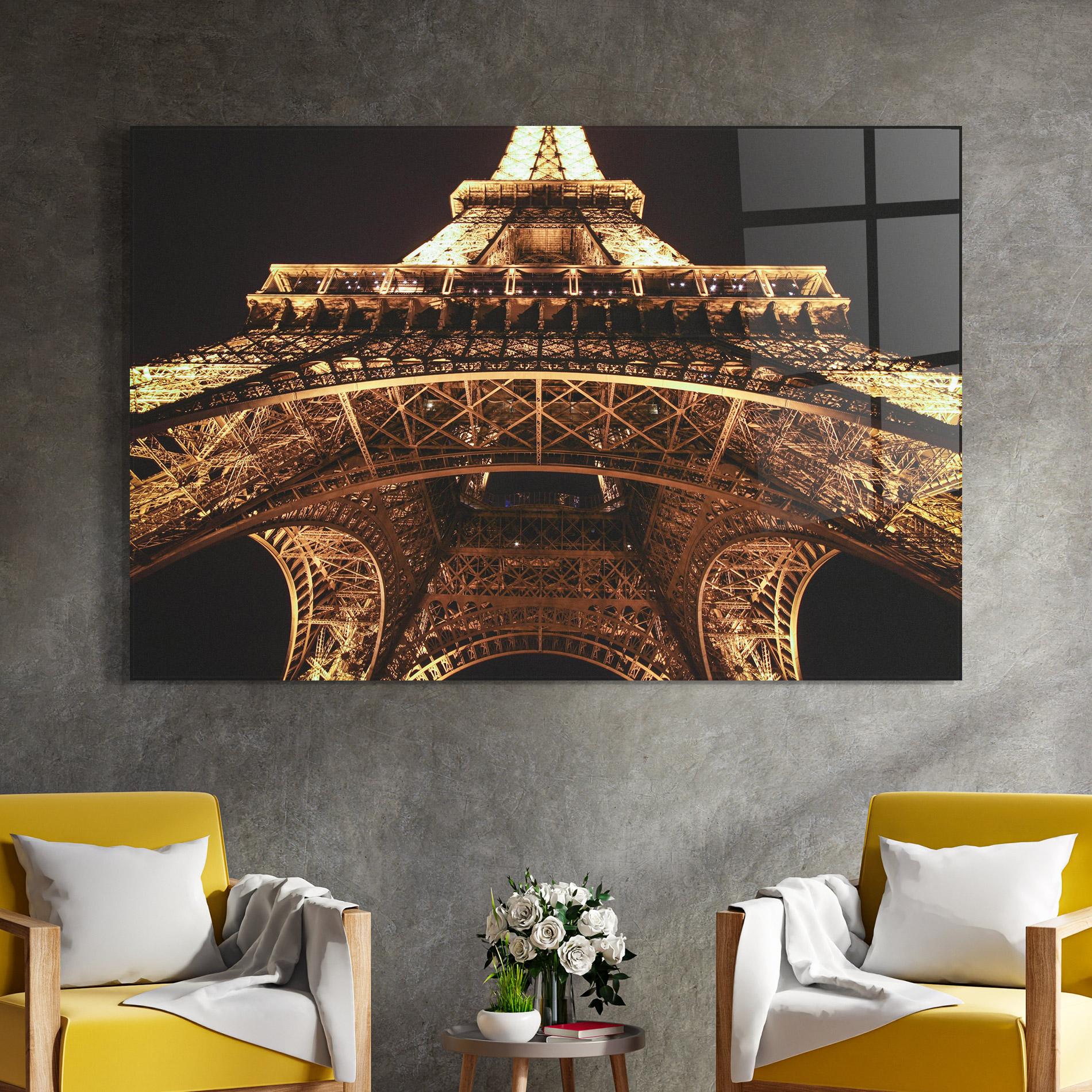 Glasbild Eiffel Tower At Night mockup 4
