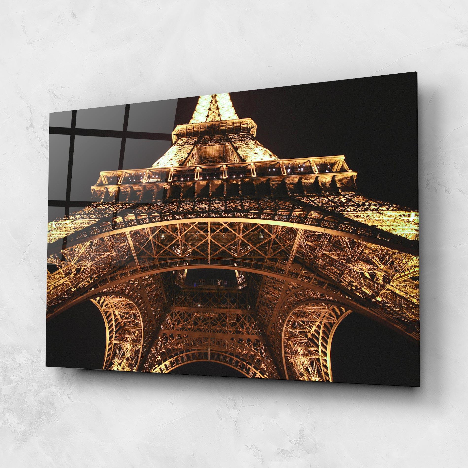 Glasbild Eiffel Tower At Night mockup 1