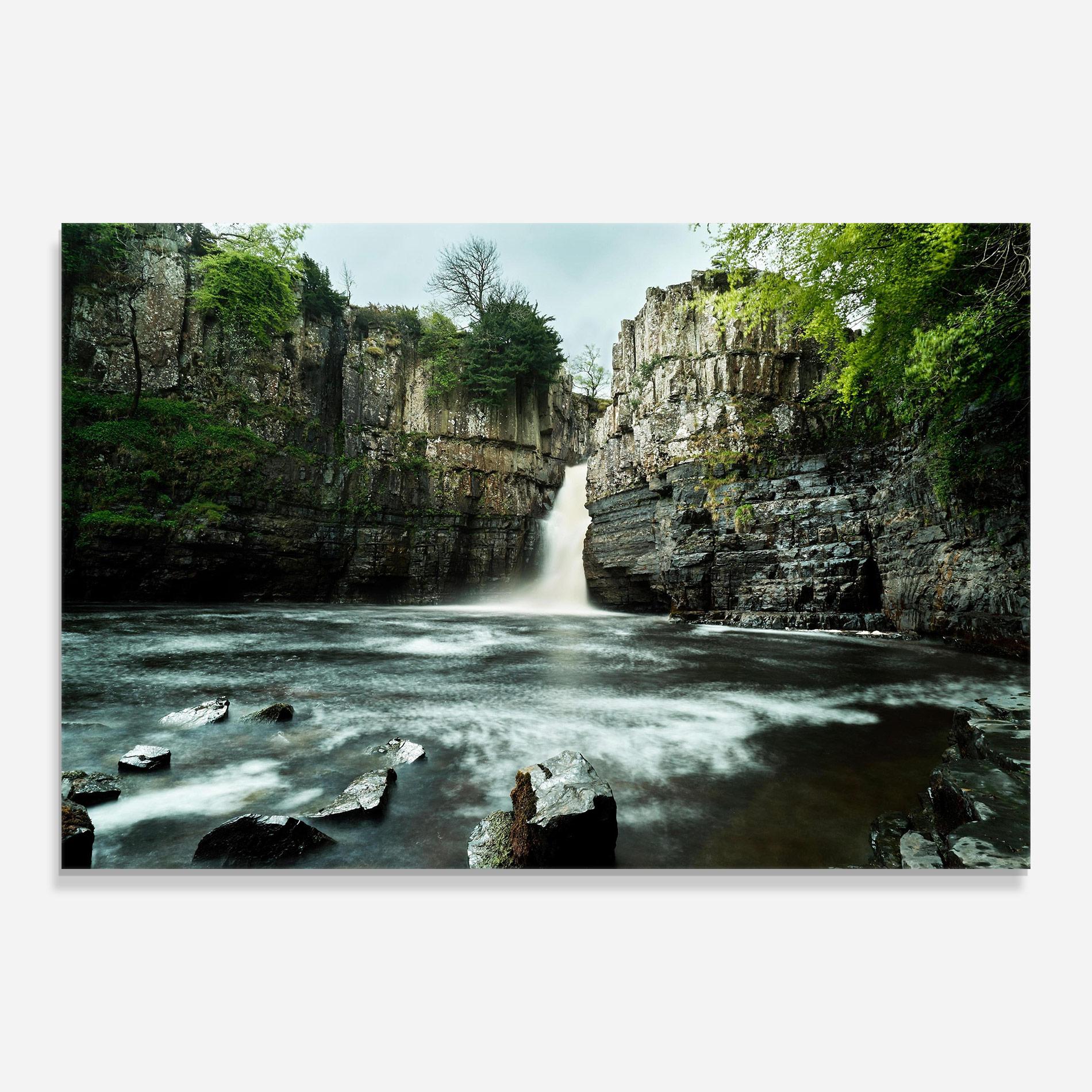 Glasbild Beautiful Water Falling mockup 0