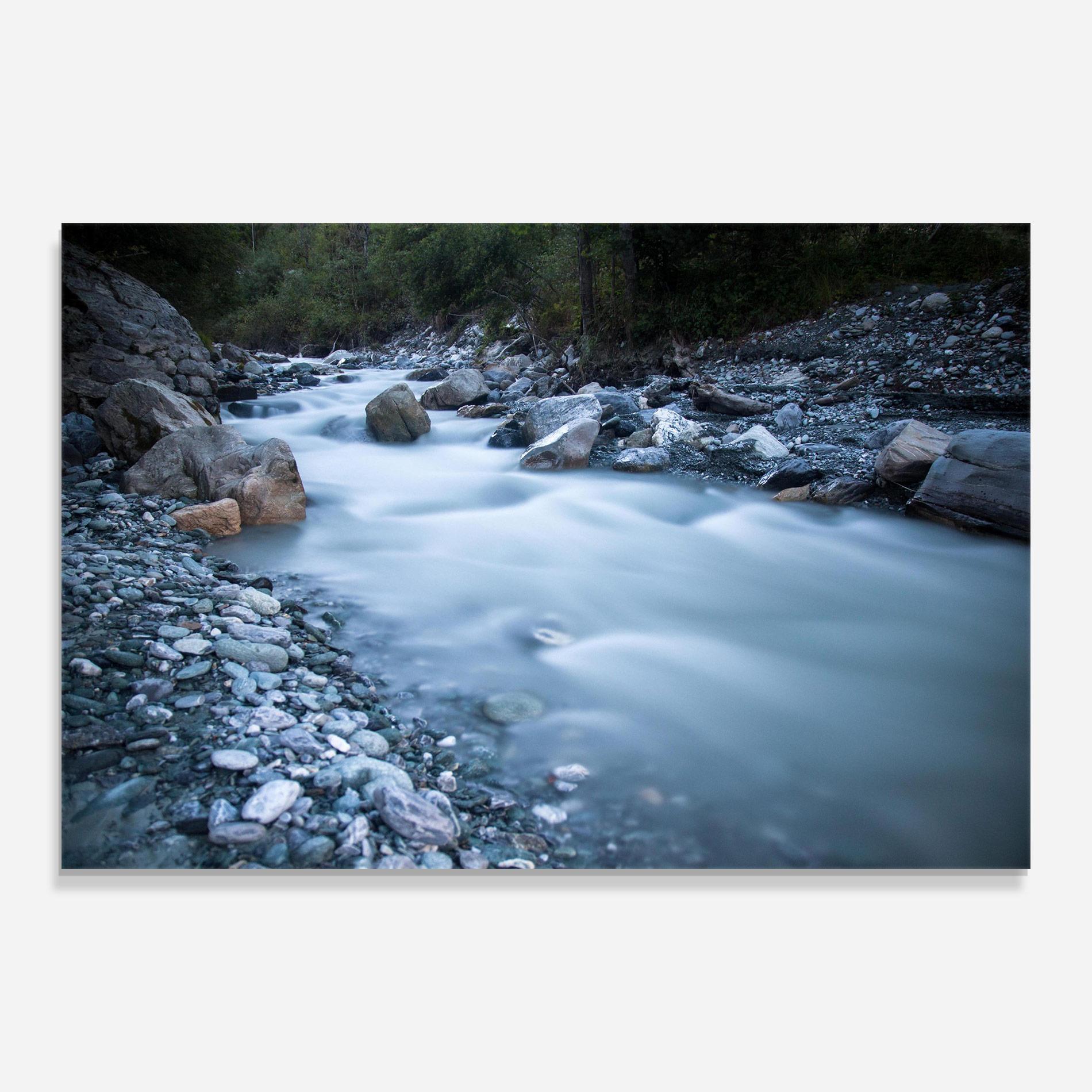 Glasbild Grey Water Falling mockup 0