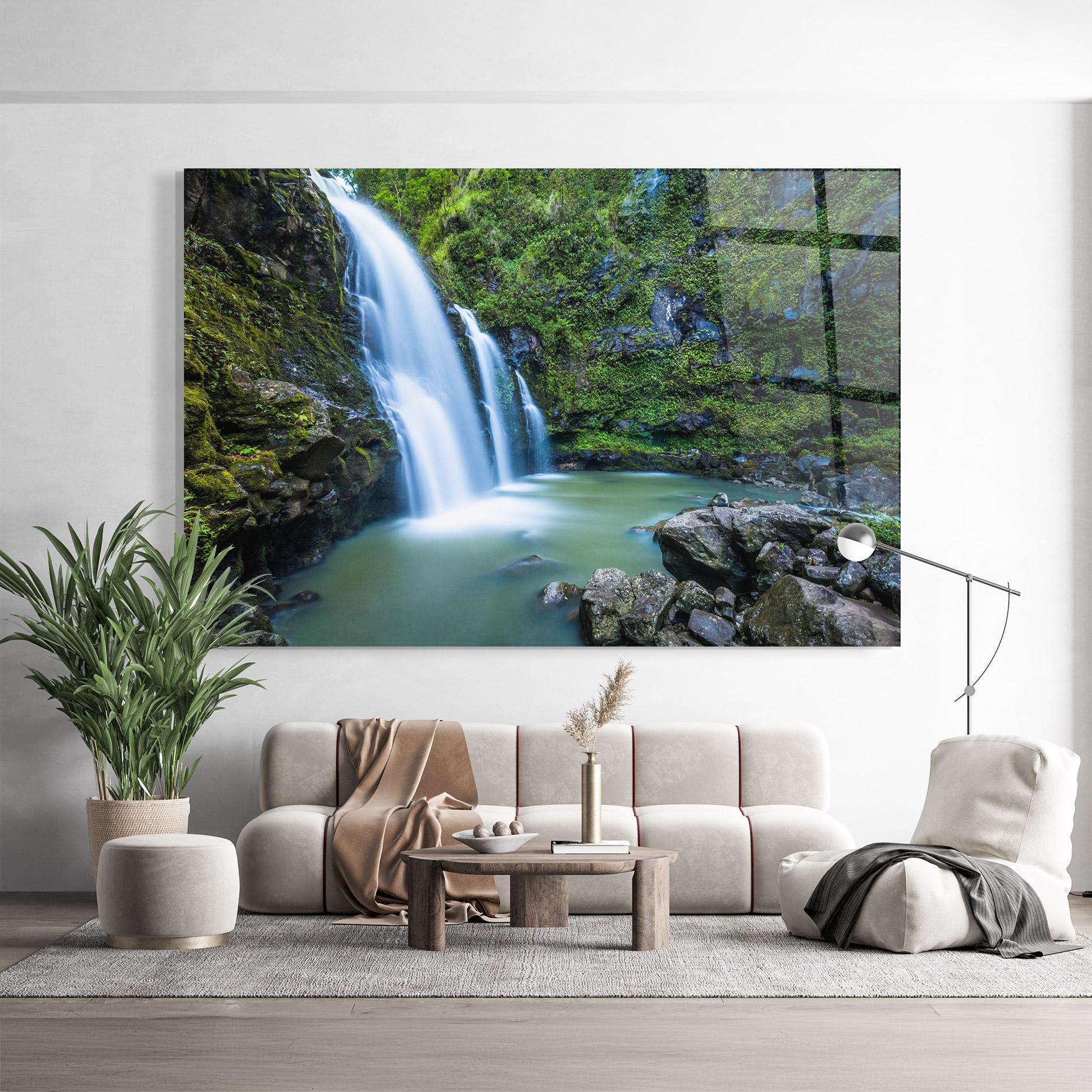 Glasbild Swimming In Waterfall mockup 9
