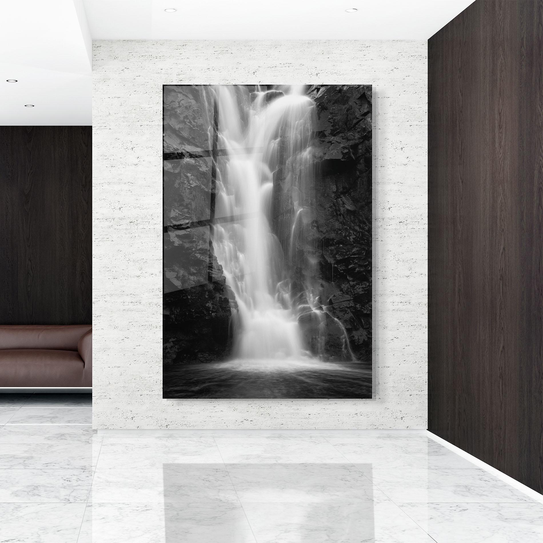 Glasbild Black Rock Waterfall View mockup 9