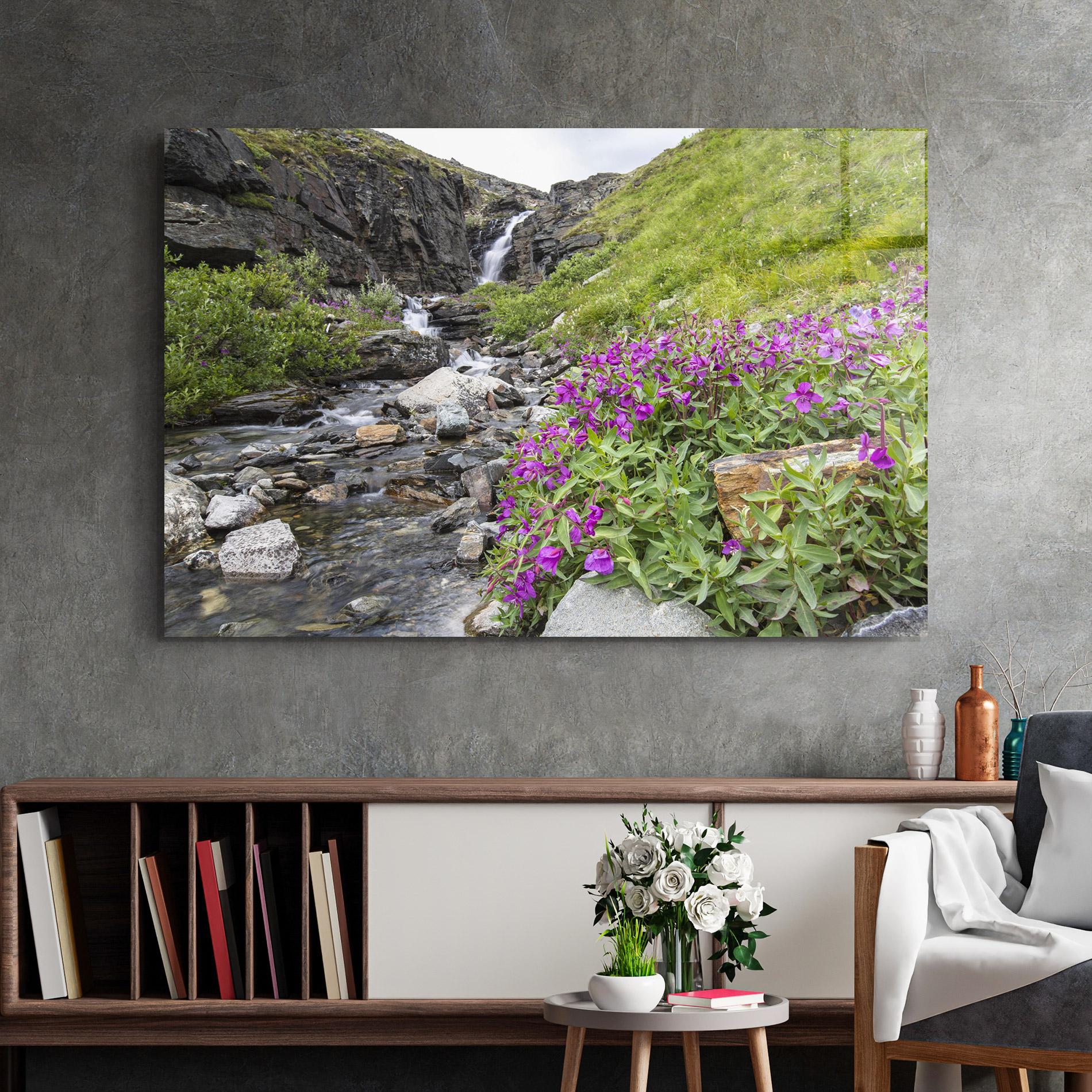 Glasbild Purple Flowers Waterfall mockup 2