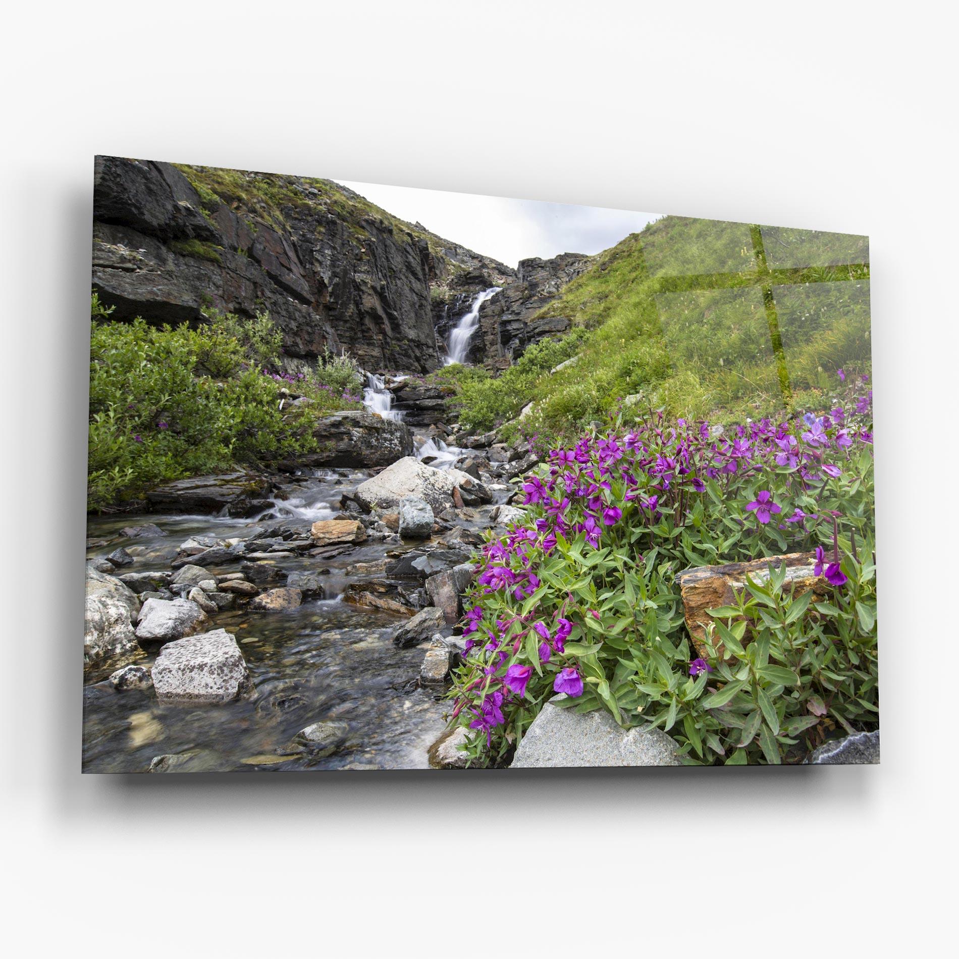 Glasbild Purple Flowers Waterfall mockup 6