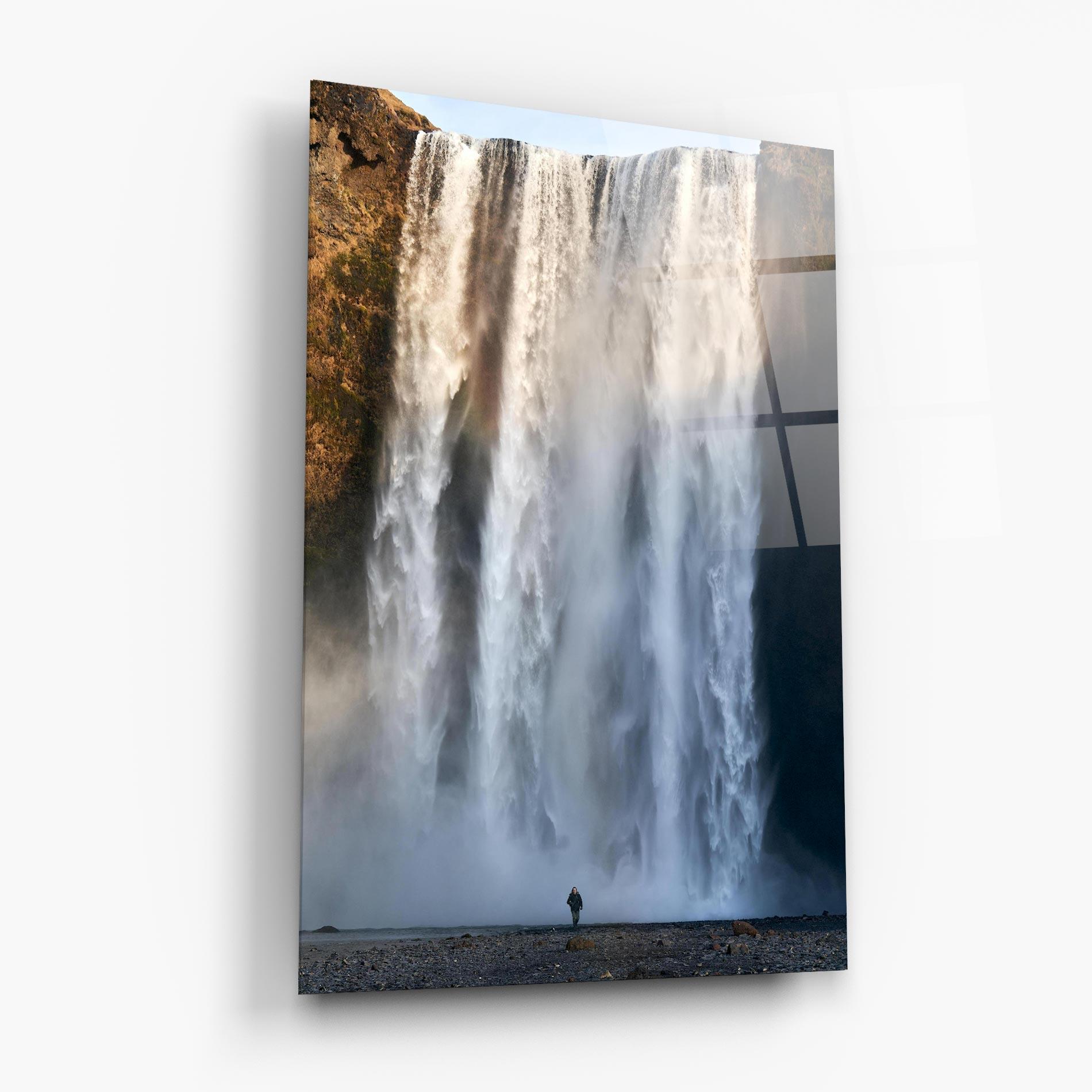 Glasbild Small Man Waterfall mockup 6
