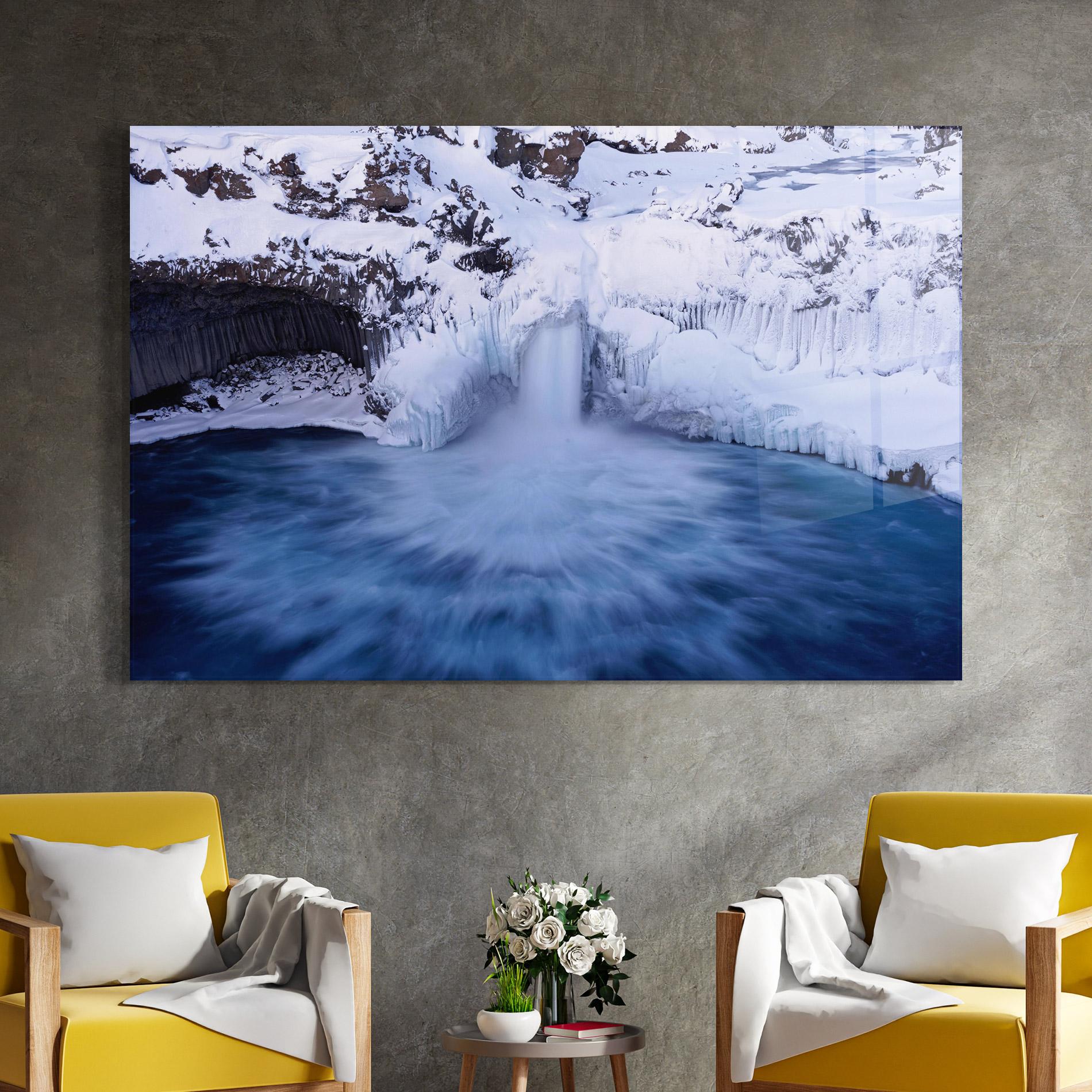 Glasbild Snow Waterfall mockup 4