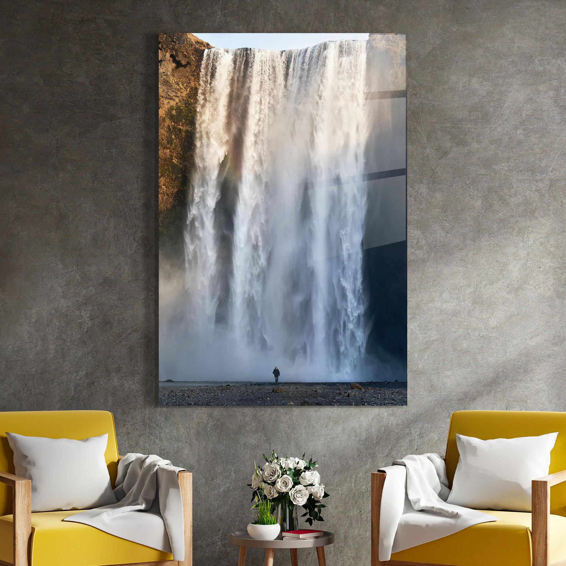 Glasbild Small Man Waterfall mockup 4
