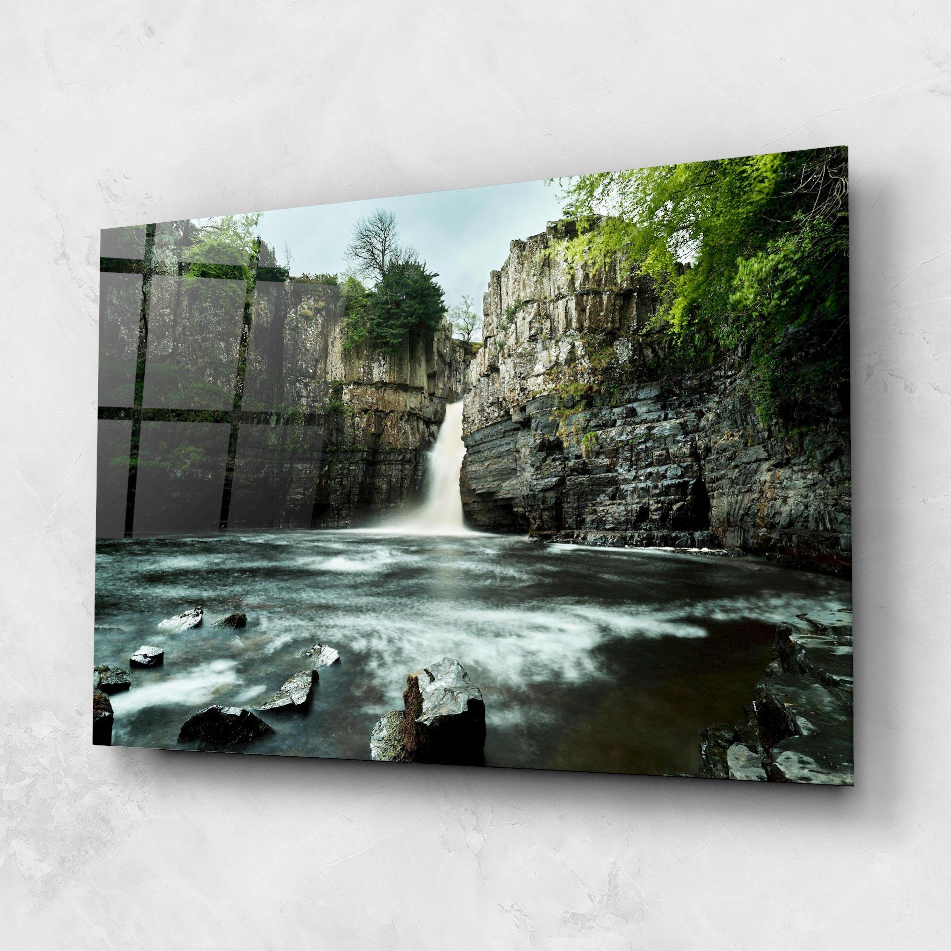Glasbild Beautiful Water Falling mockup 1