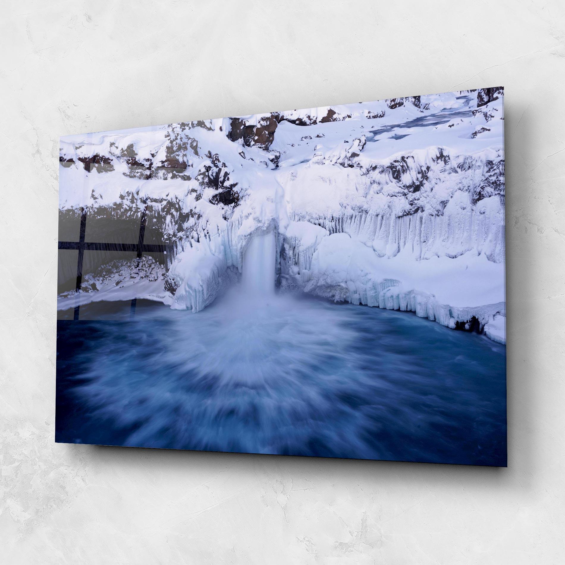 Glasbild Snow Waterfall mockup 1