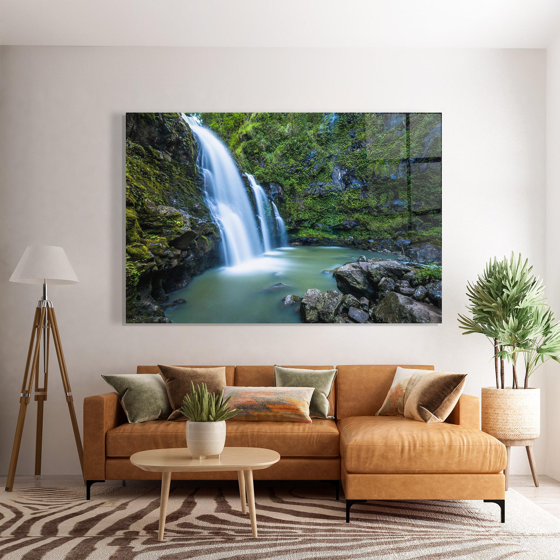 Glasbild Swimming In Waterfall mockup 7