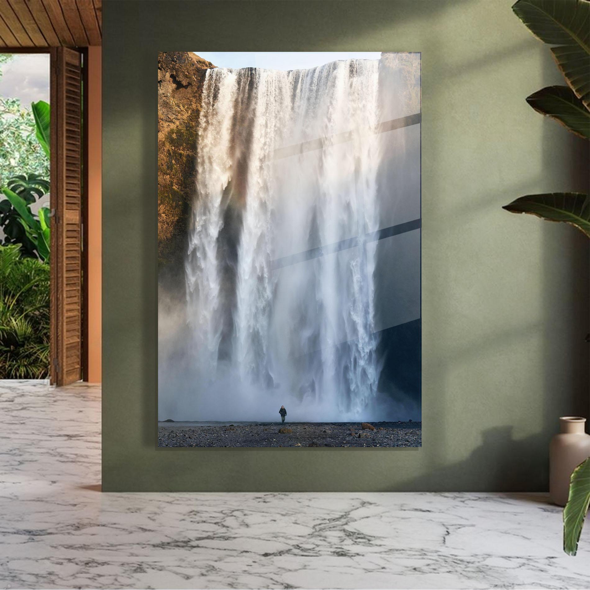 Glasbild Small Man Waterfall mockup 7