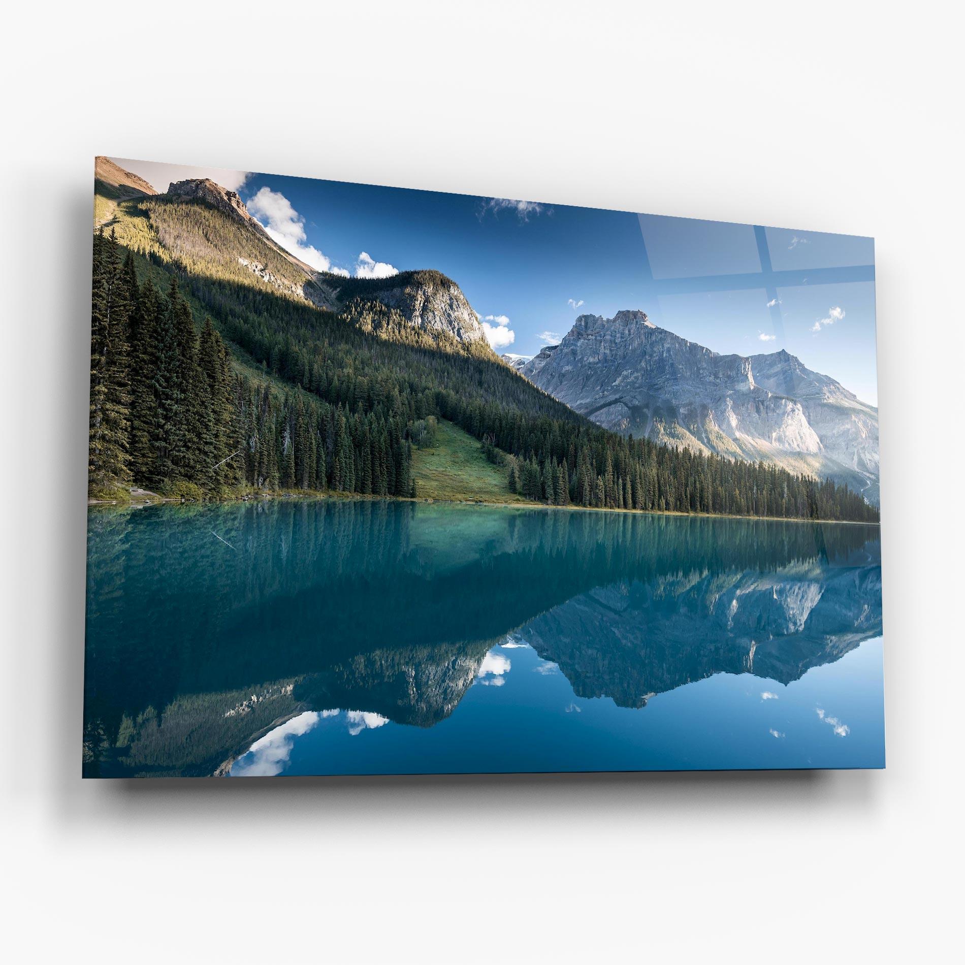 Glasbild Beautiful Emerald Lake mockup 6