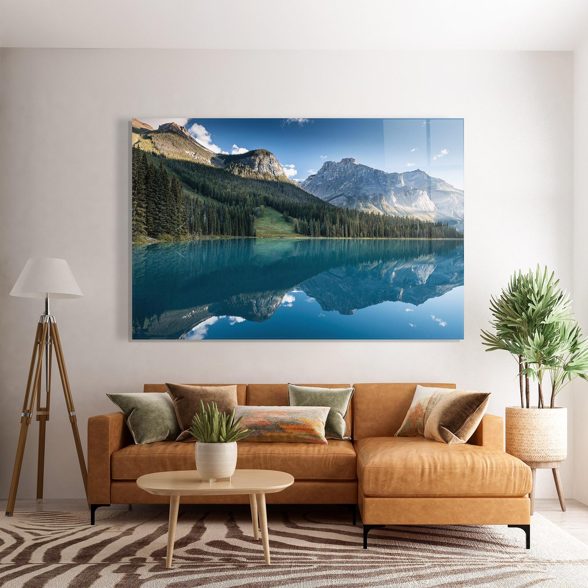 Glasbild Beautiful Emerald Lake mockup 7