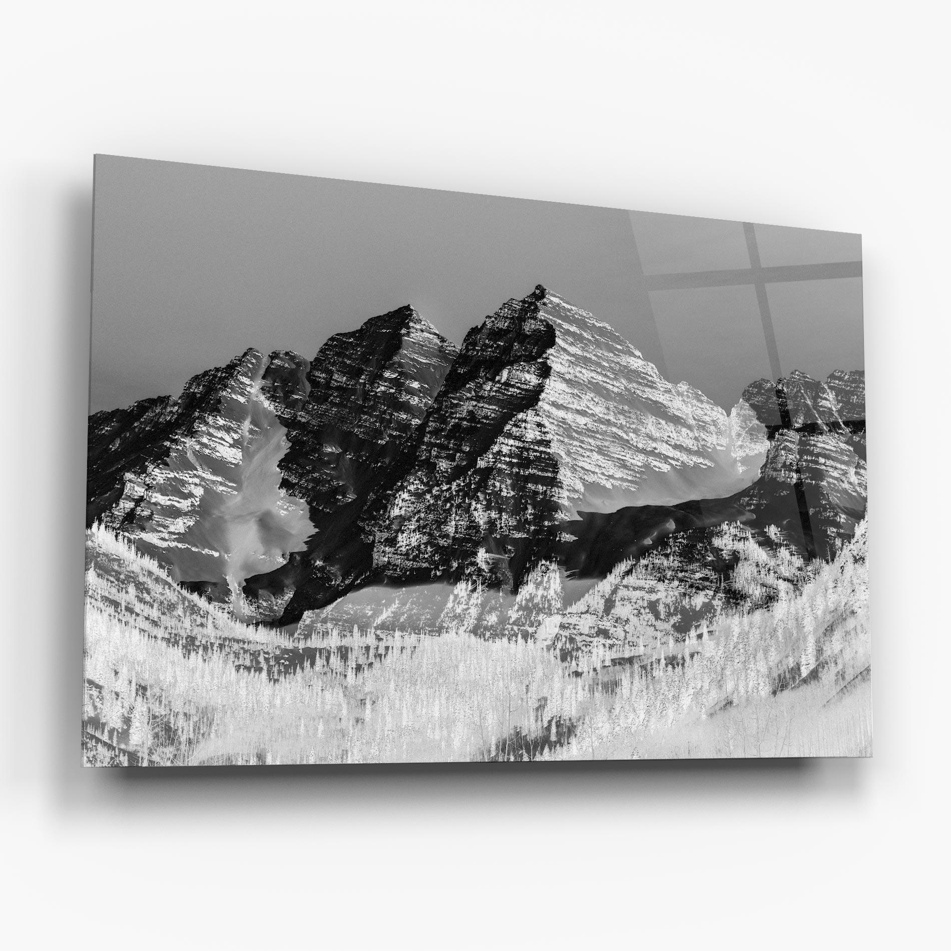 Glasbild Green Shades Mountain mockup 6