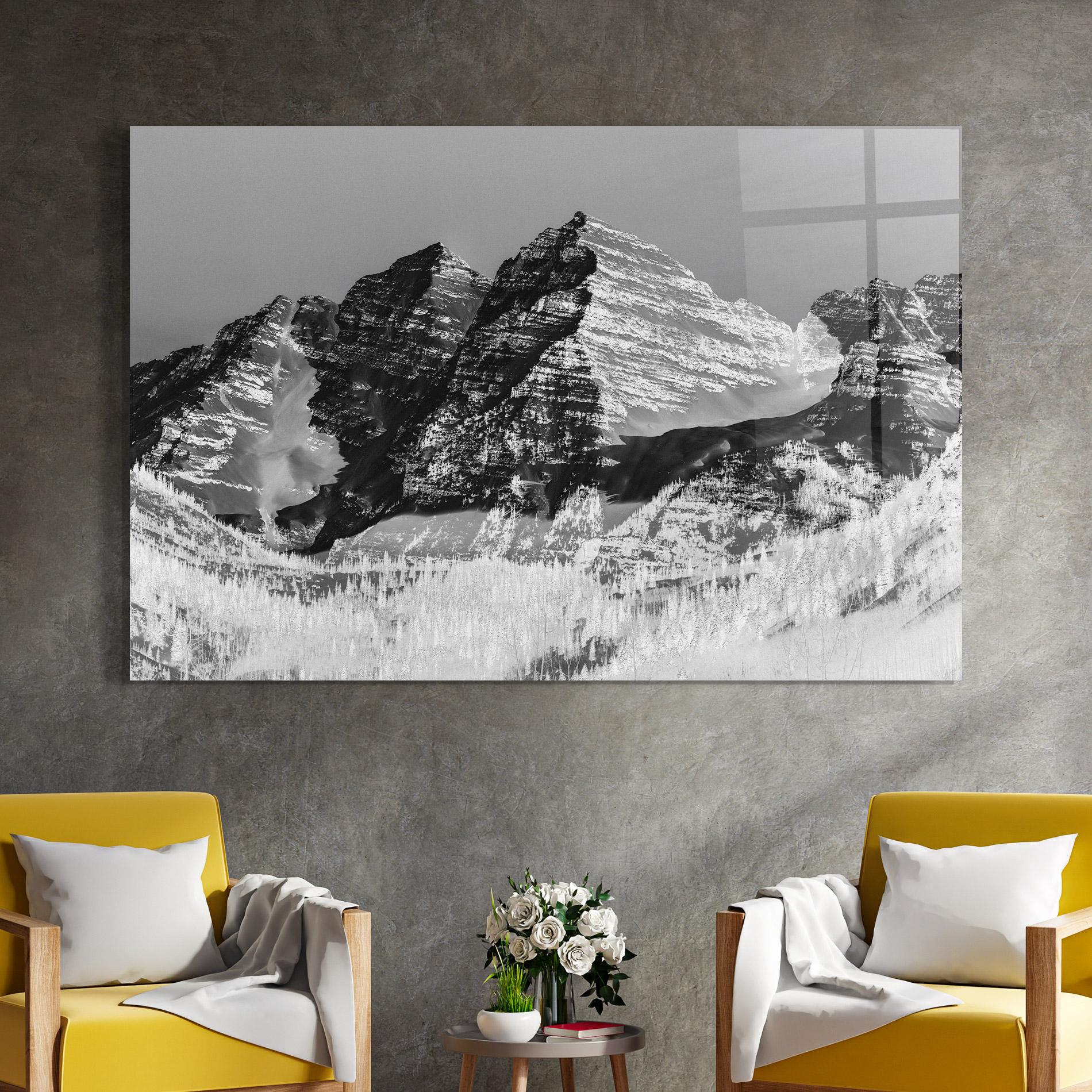 Glasbild Green Shades Mountain mockup 4