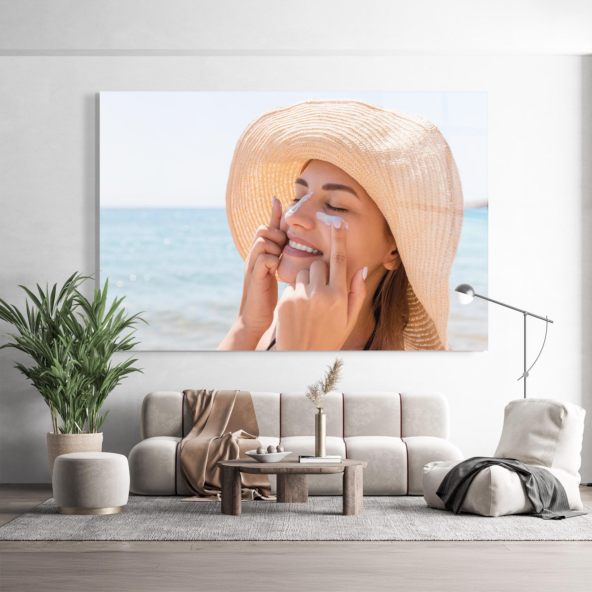 Glasbild Smiling Woman mockup 9