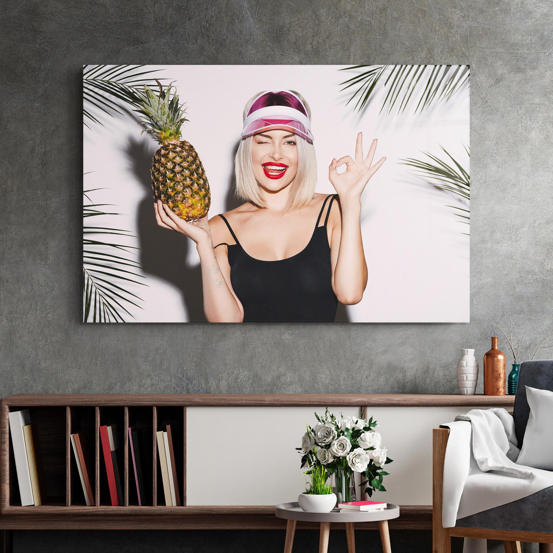 Glasbild Blonde Woman mockup 2