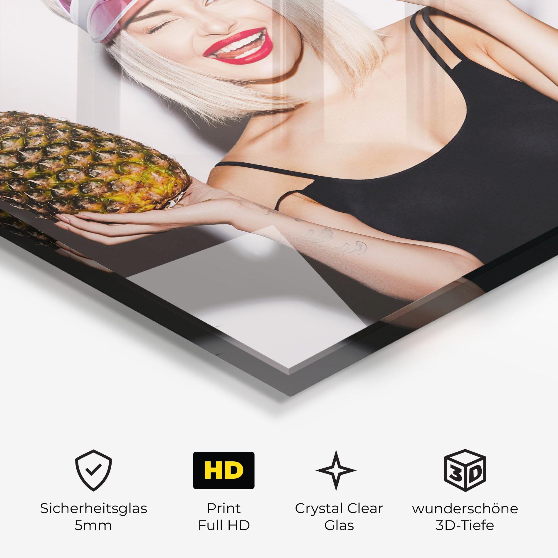 Glasbild Blonde Woman mockup 3
