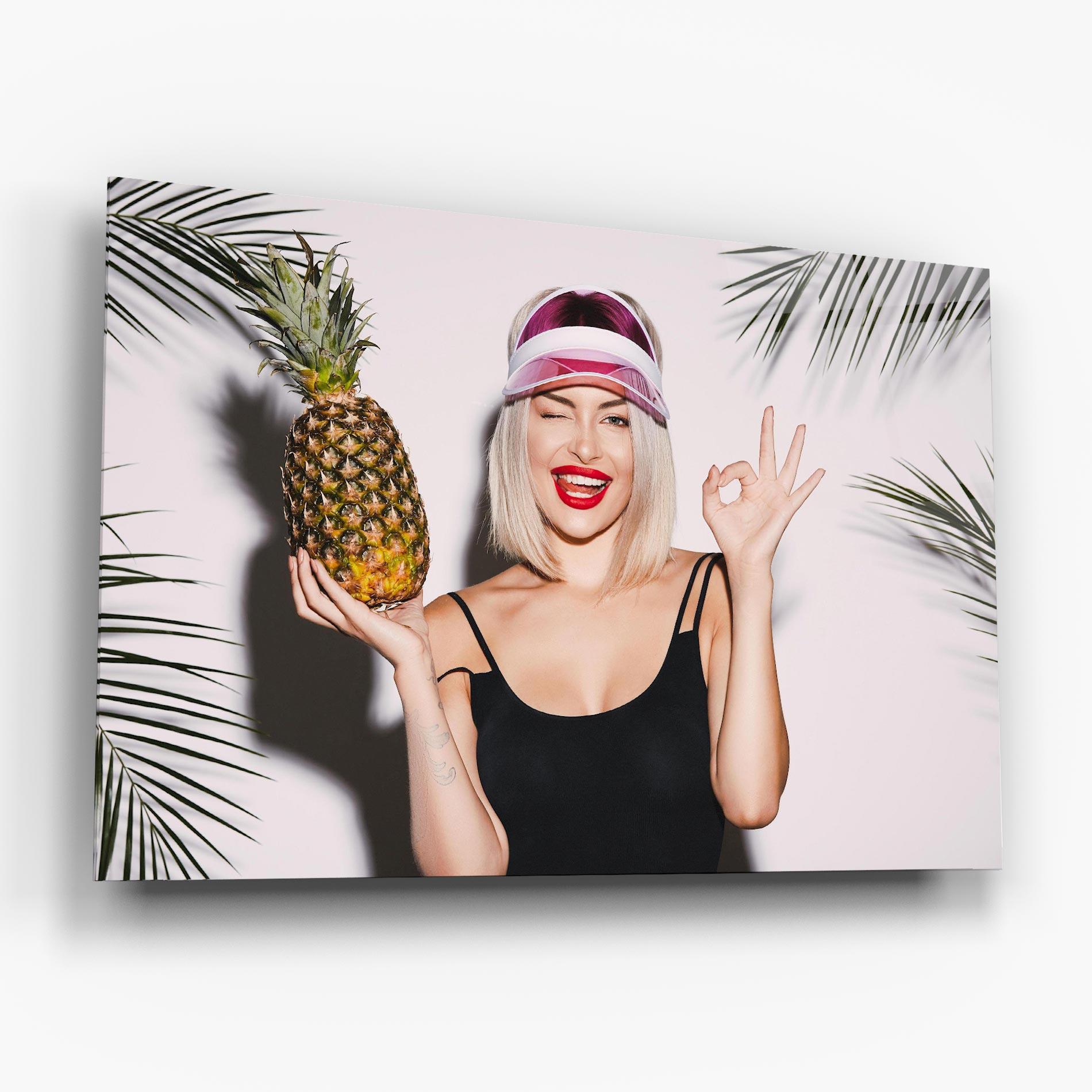 Glasbild Blonde Woman mockup 6