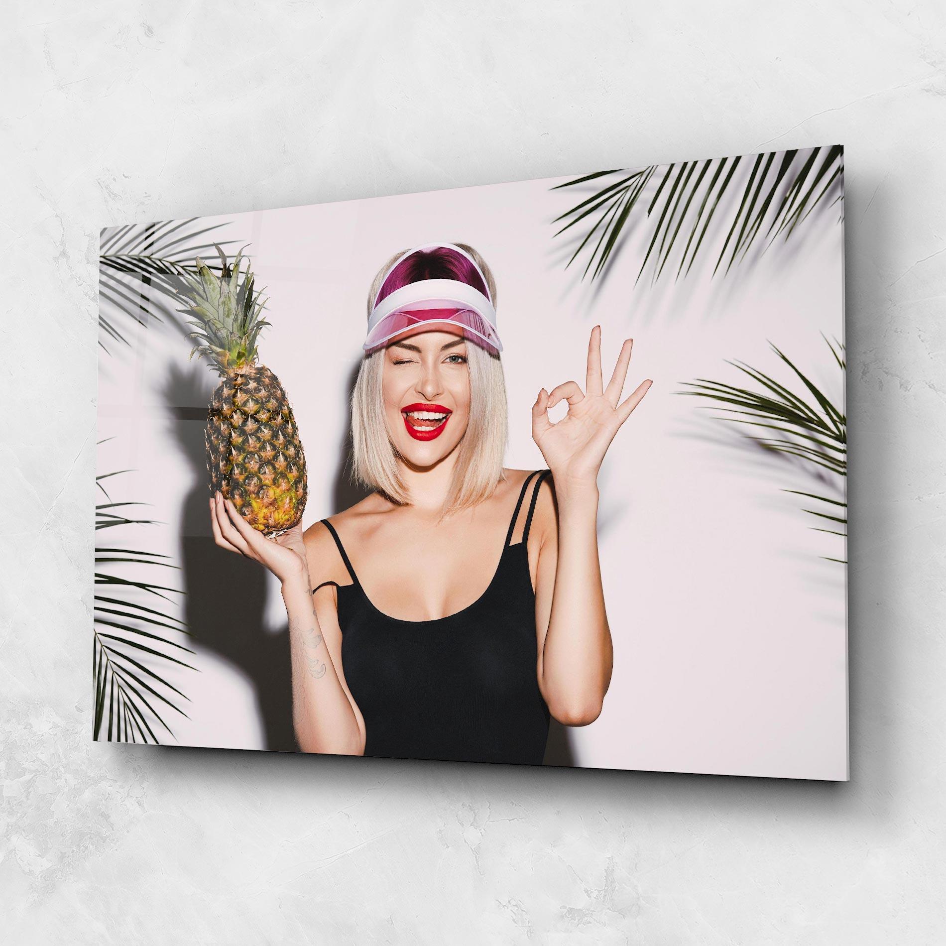 Glasbild Blonde Woman mockup 1