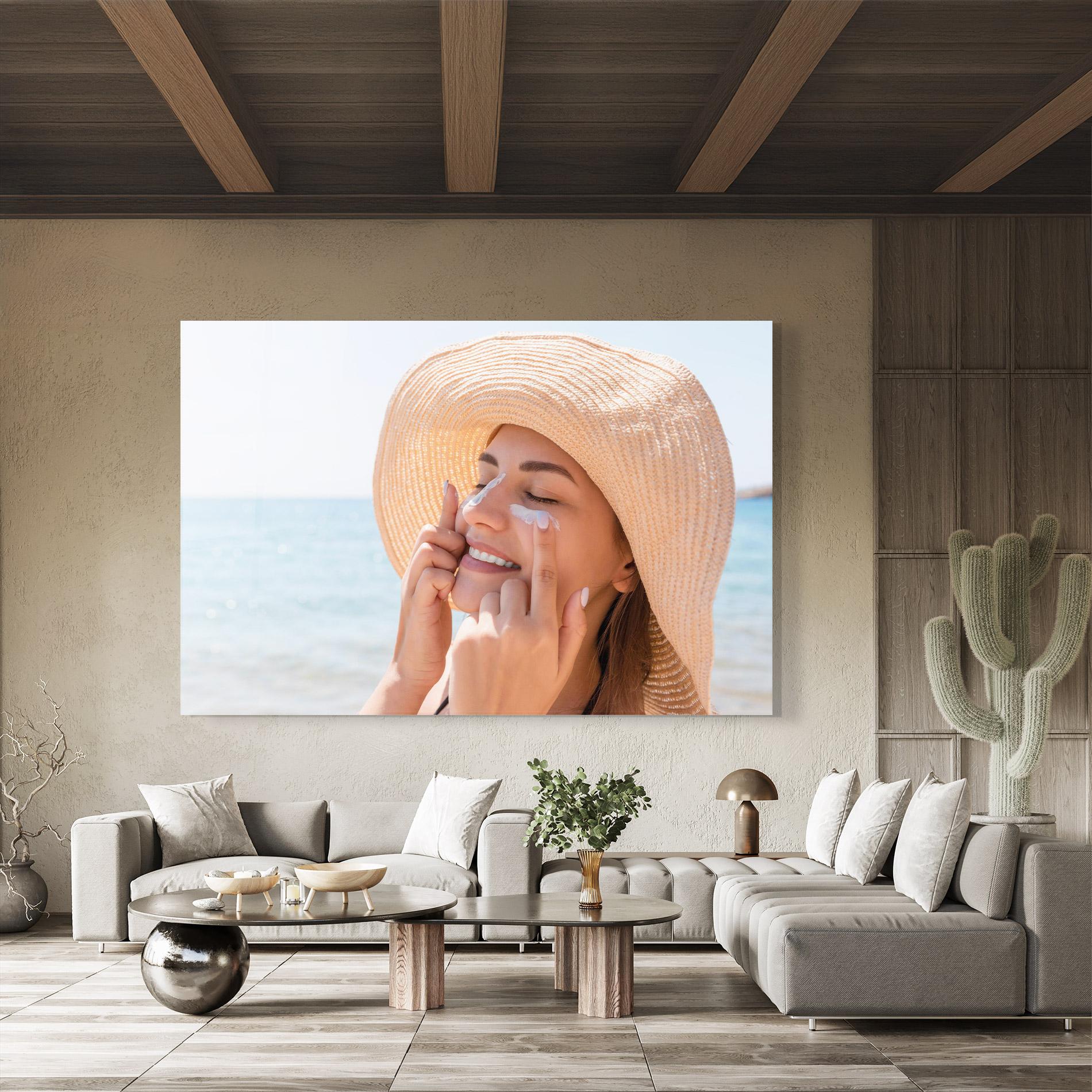 Glasbild Smiling Woman mockup 8