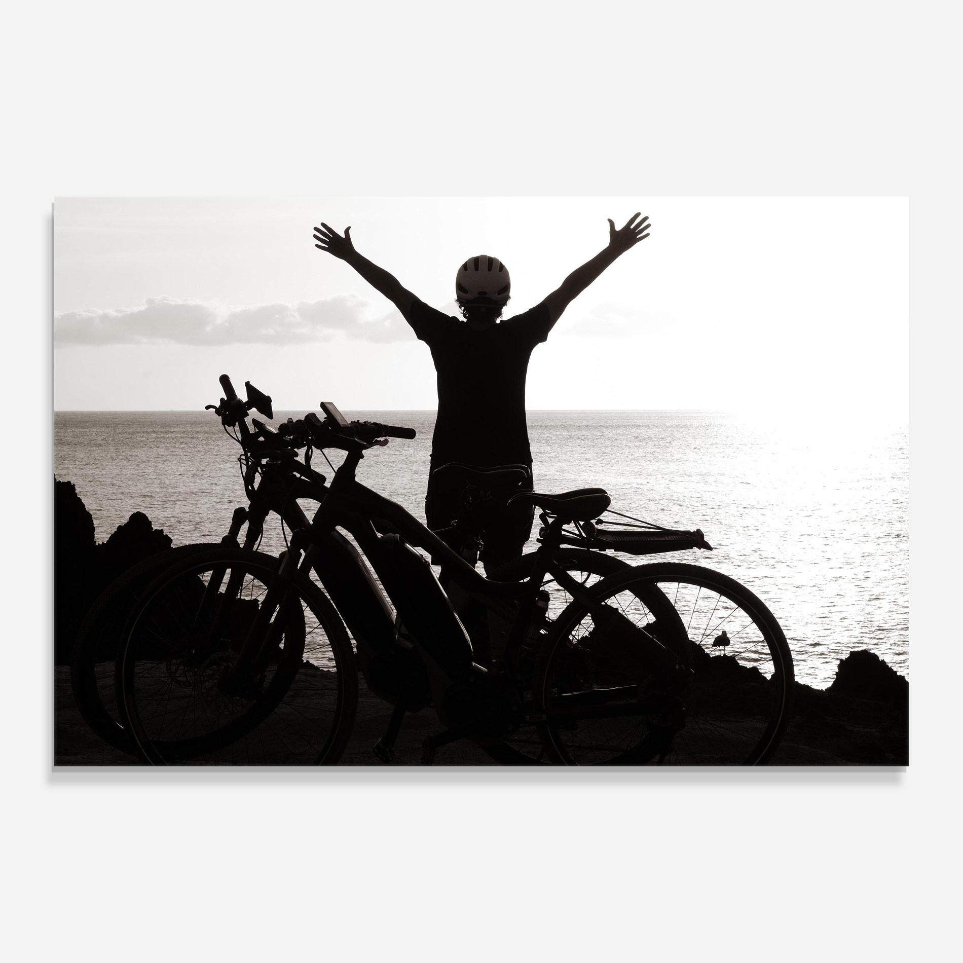 Glasbild Facing Sea Woman mockup 0