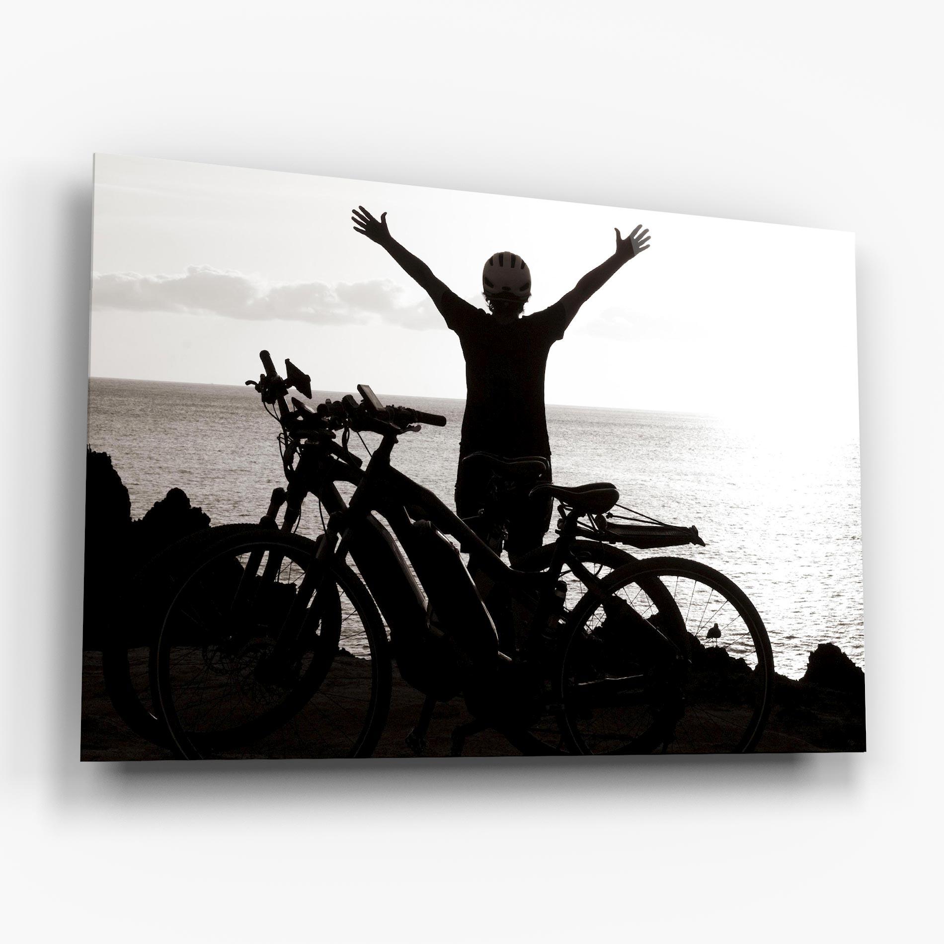 Glasbild Facing Sea Woman mockup 6